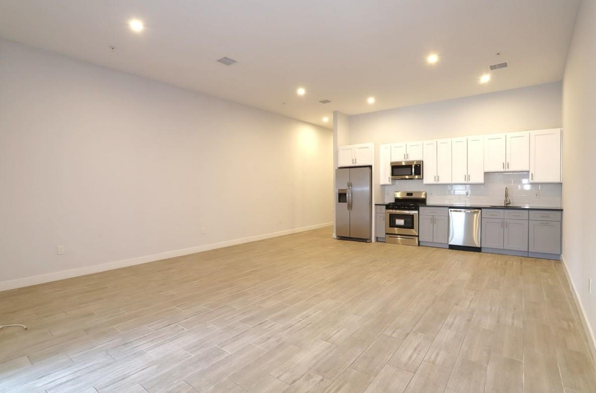 502 BROADWAY