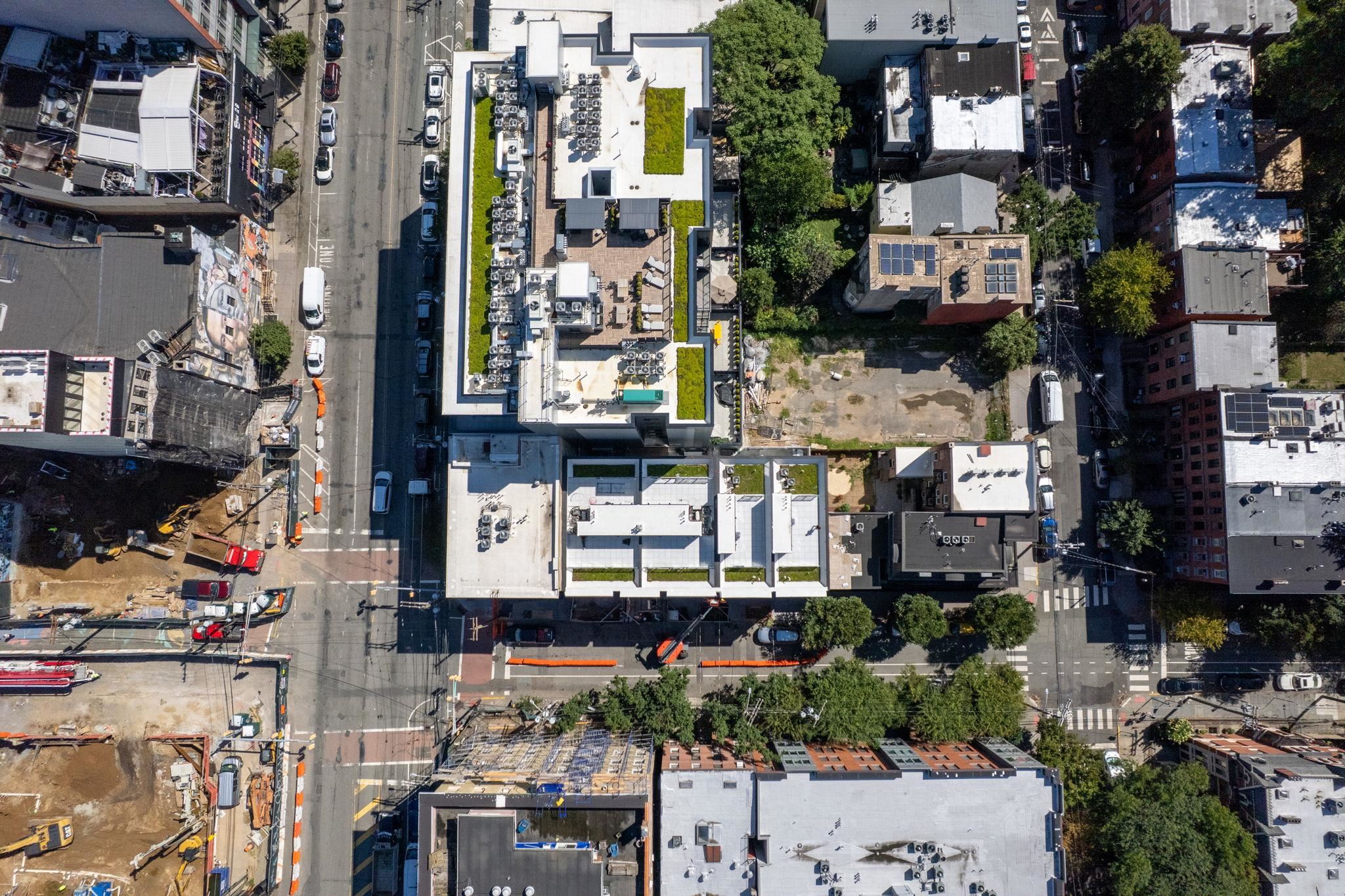 318 BARROW ST Unit: 1