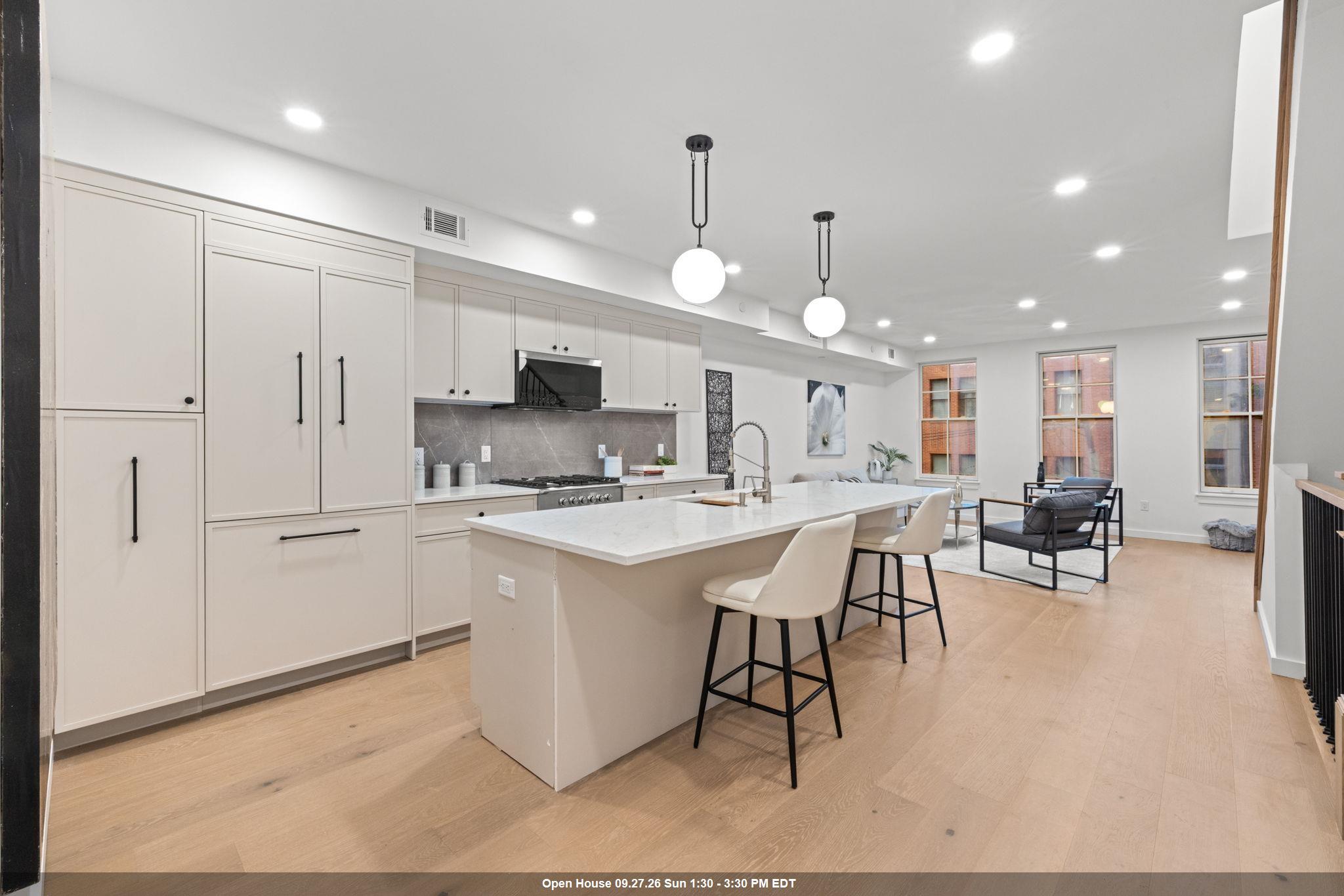 316 BARROW ST Unit: 2