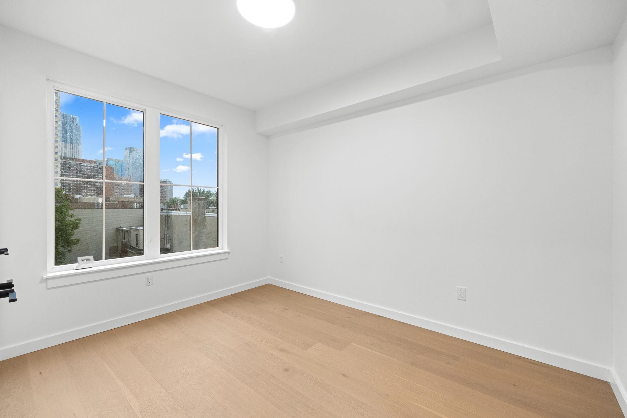 316 BARROW ST Unit: 2