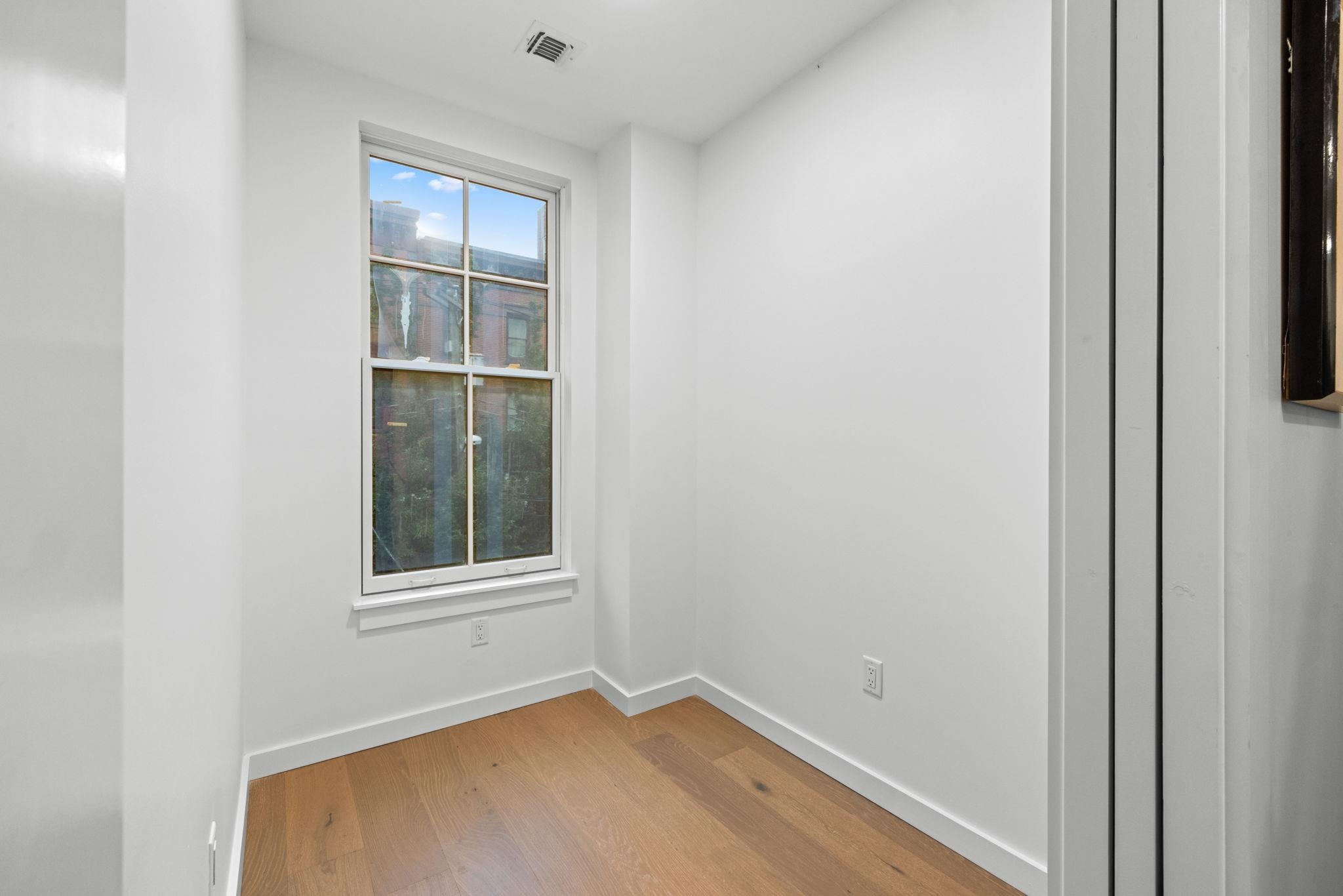 316 BARROW ST Unit: 2