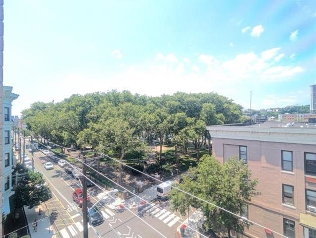 1001 CLINTON ST Unit: 5C