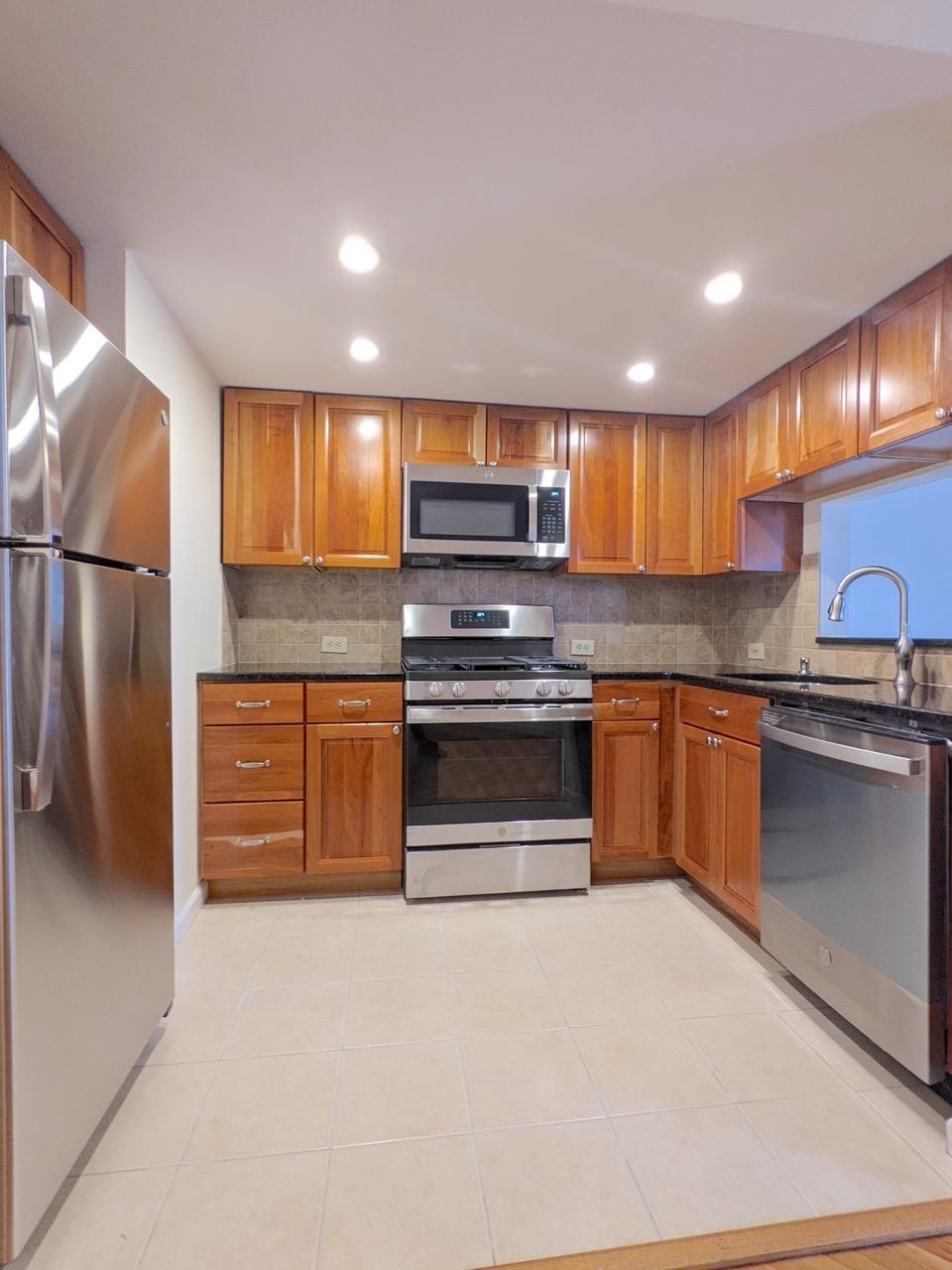 1001 CLINTON ST Unit: 5C