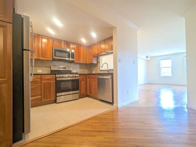 1001 CLINTON ST Unit: 5C
