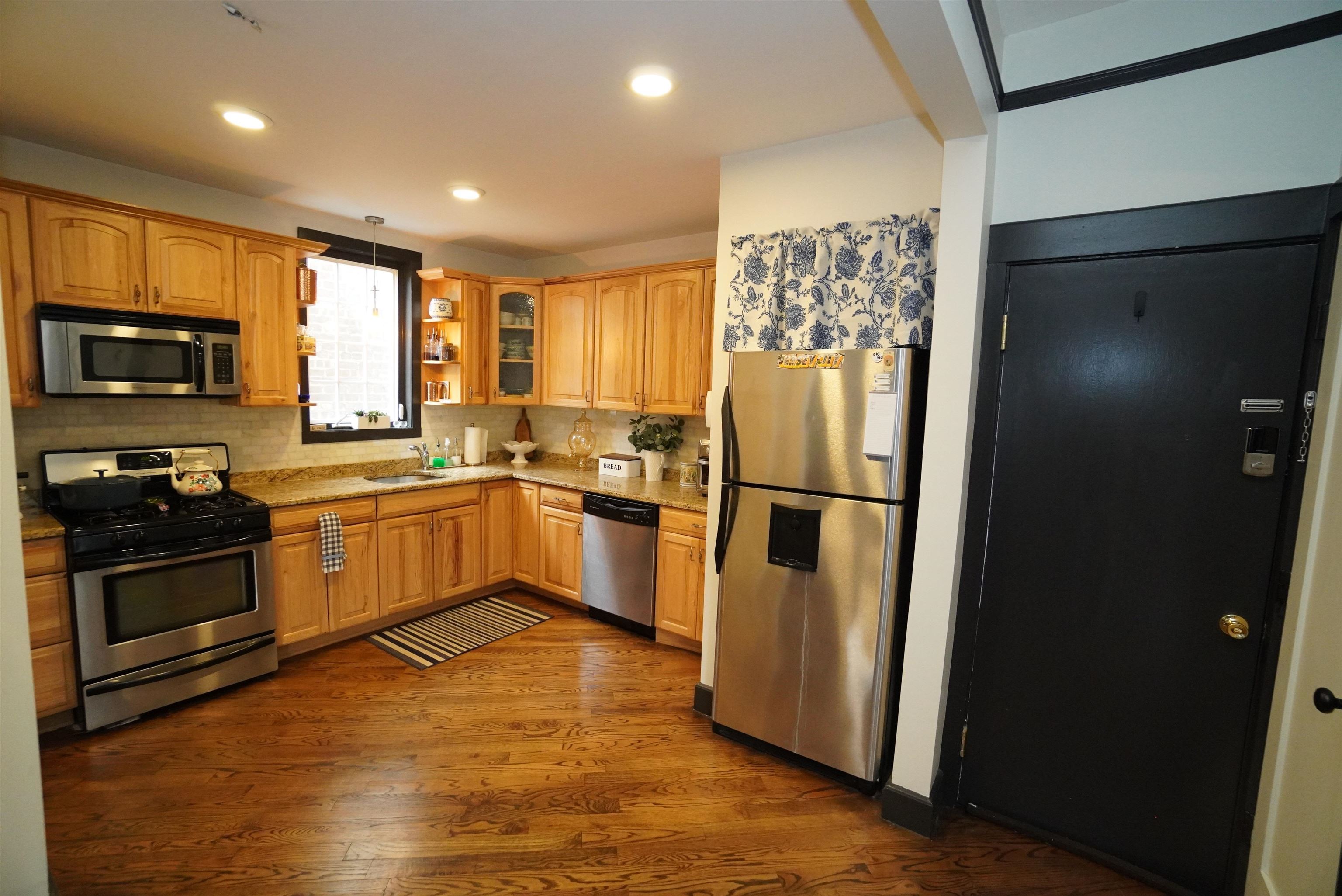107 BOWERS ST Unit: 1R (101)
