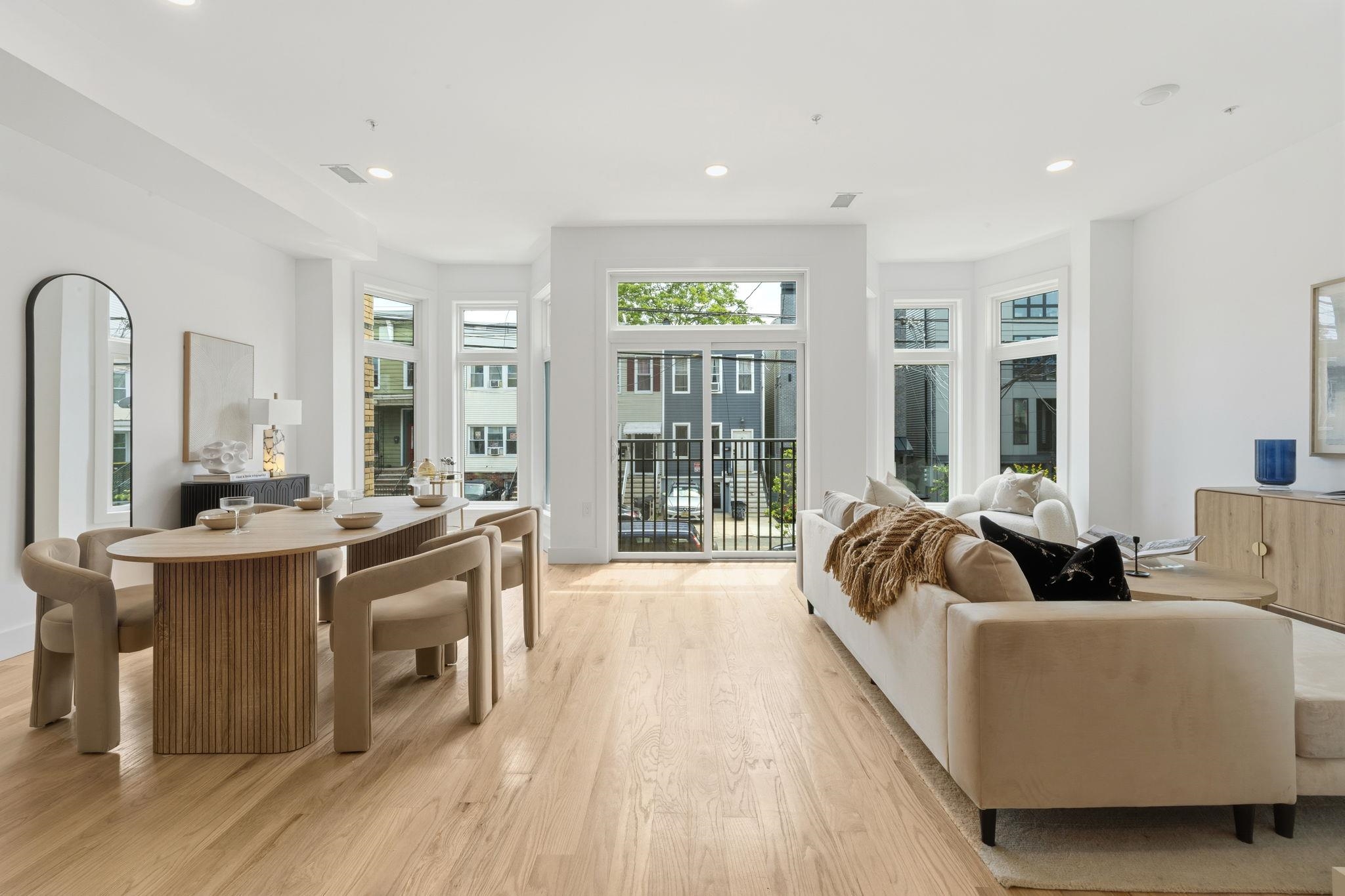 271 WEBSTER AVE Unit: 3