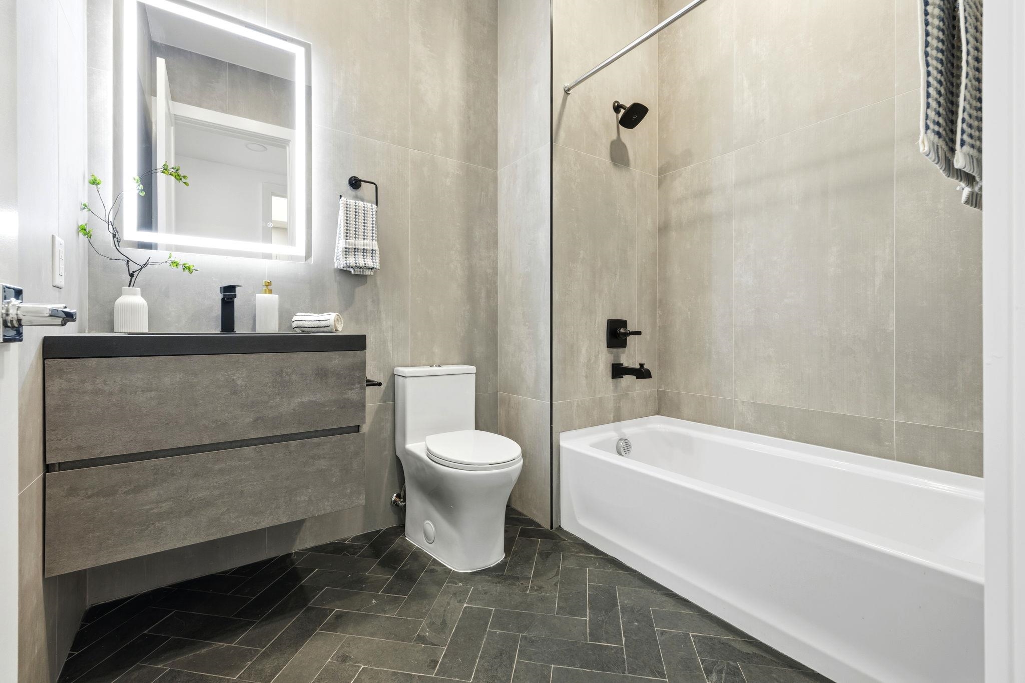 271 WEBSTER AVE Unit: 3