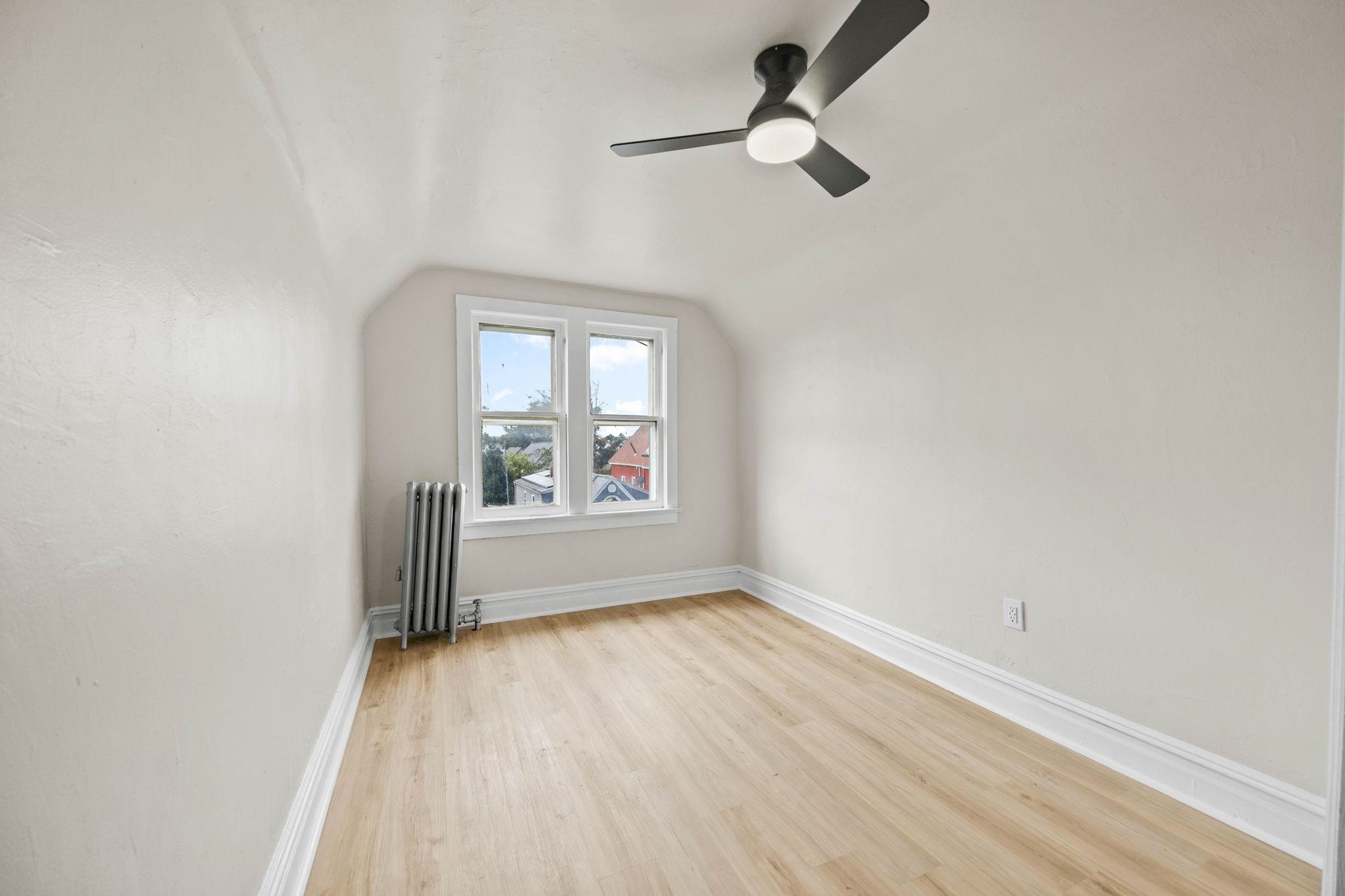 7 EDWARDS CT