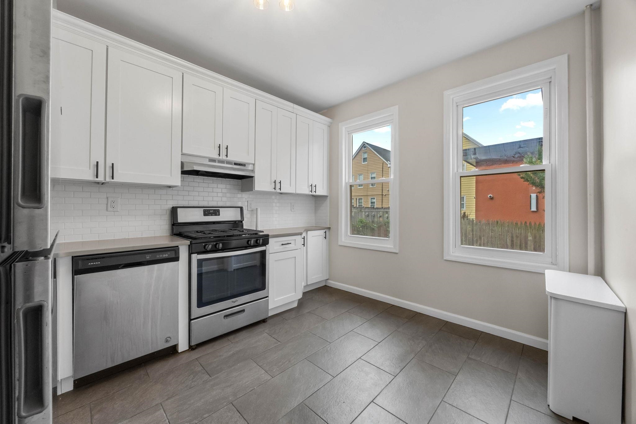 7 EDWARDS CT
