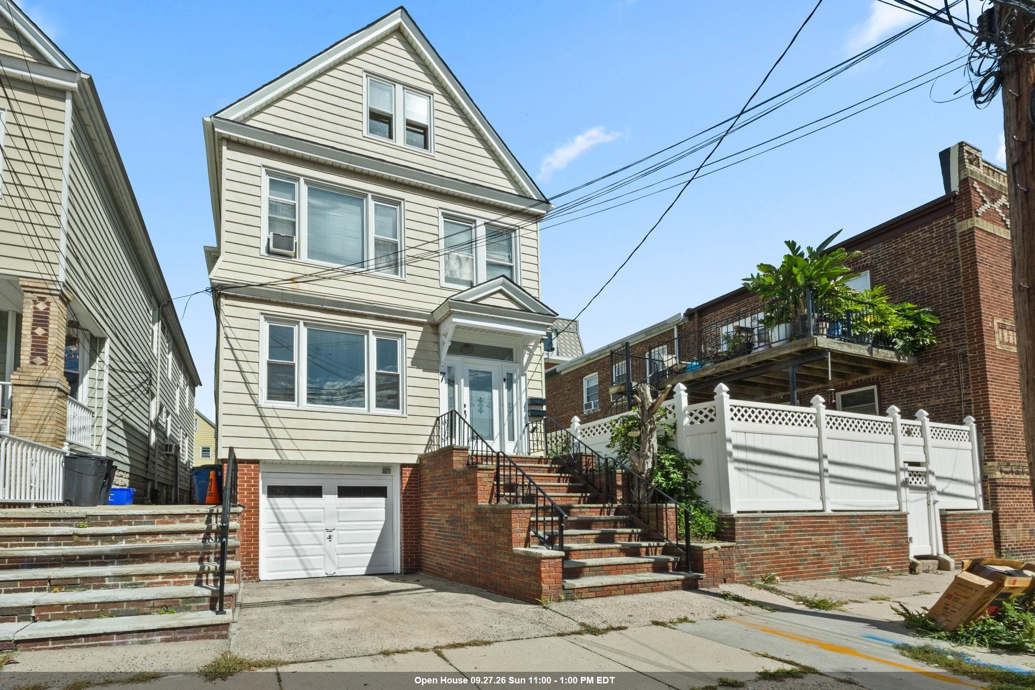 7 EDWARDS CT