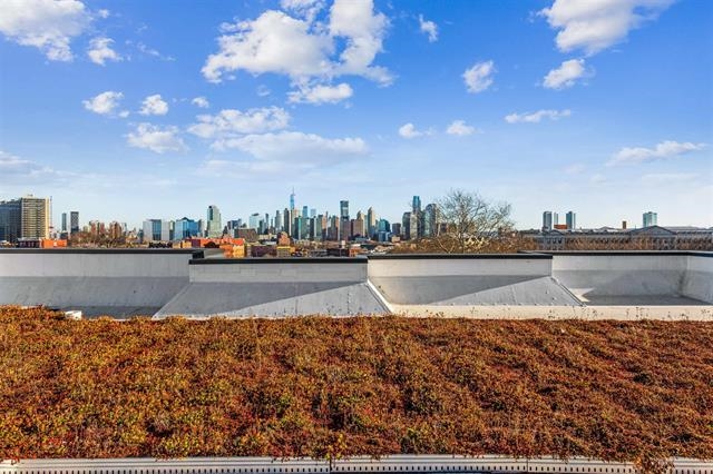 348 BALDWIN AVE Unit: 301