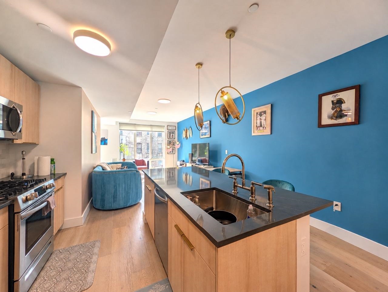 348 BALDWIN AVE Unit: 301