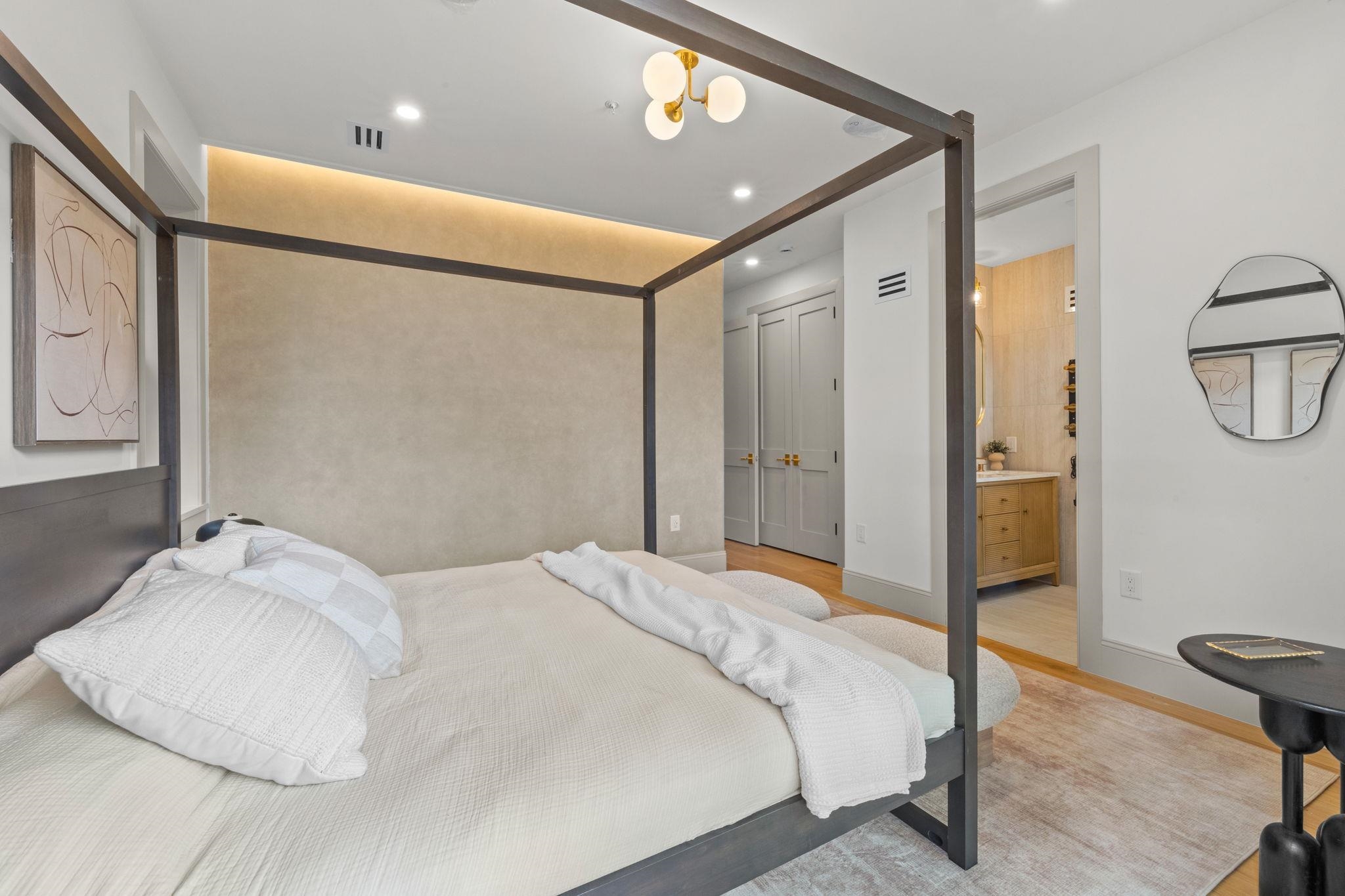 206 SHERMAN AVE Unit: 1