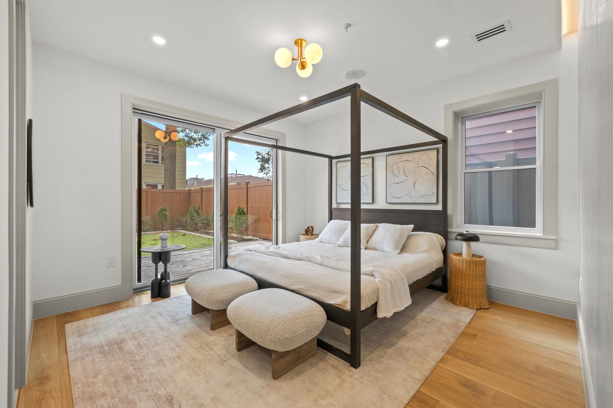206 SHERMAN AVE Unit: 1