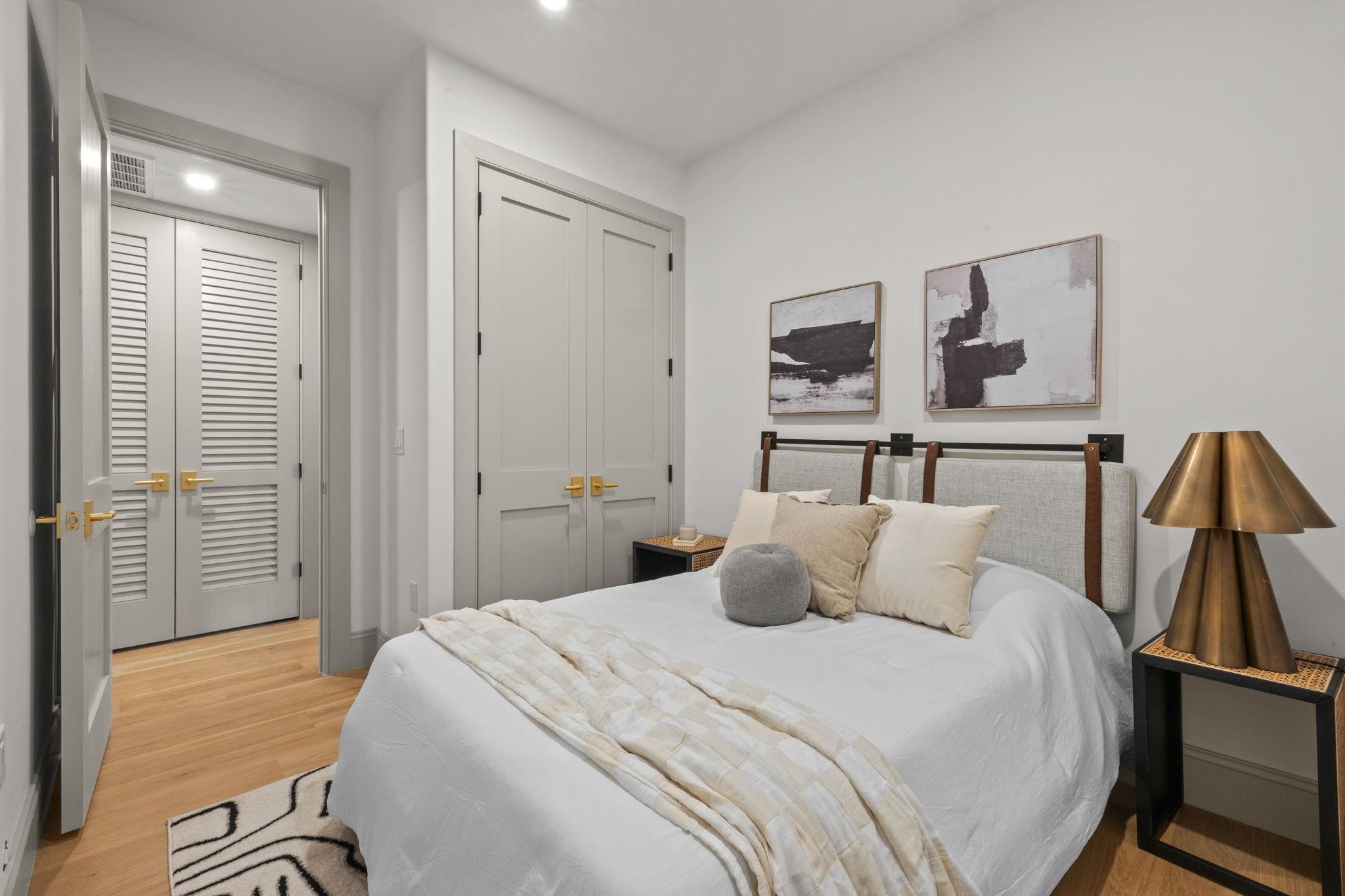 206 SHERMAN AVE Unit: 1