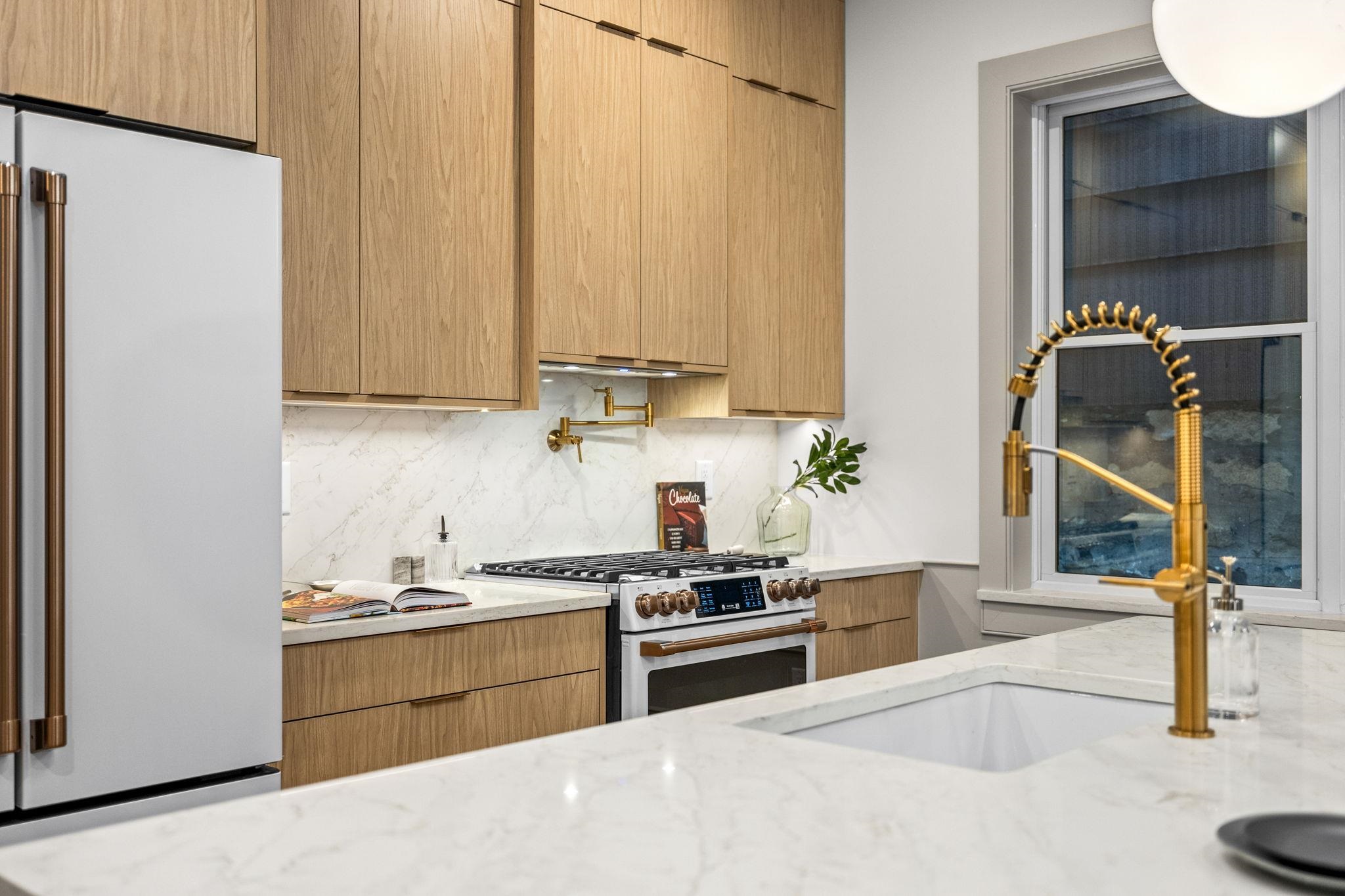 206 SHERMAN AVE Unit: 1