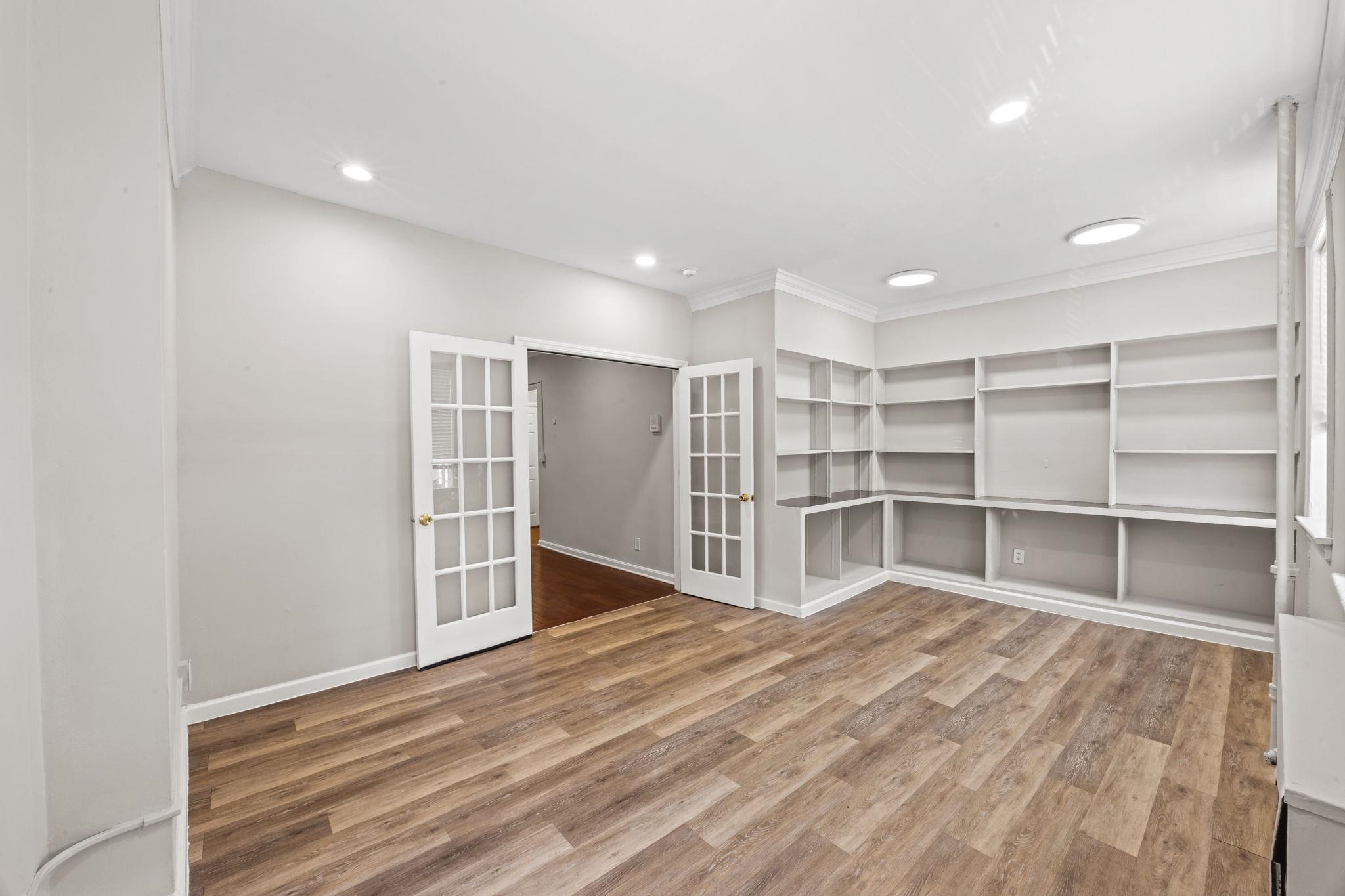 681 BERGEN AVE