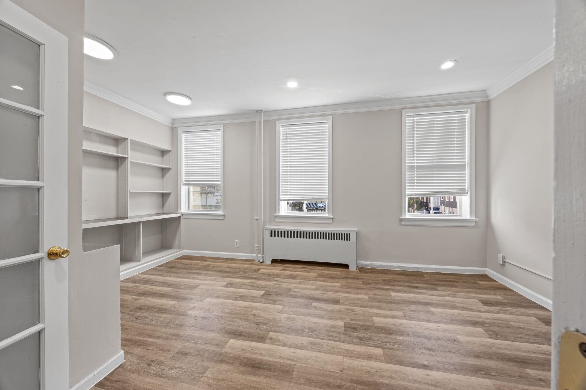681 BERGEN AVE