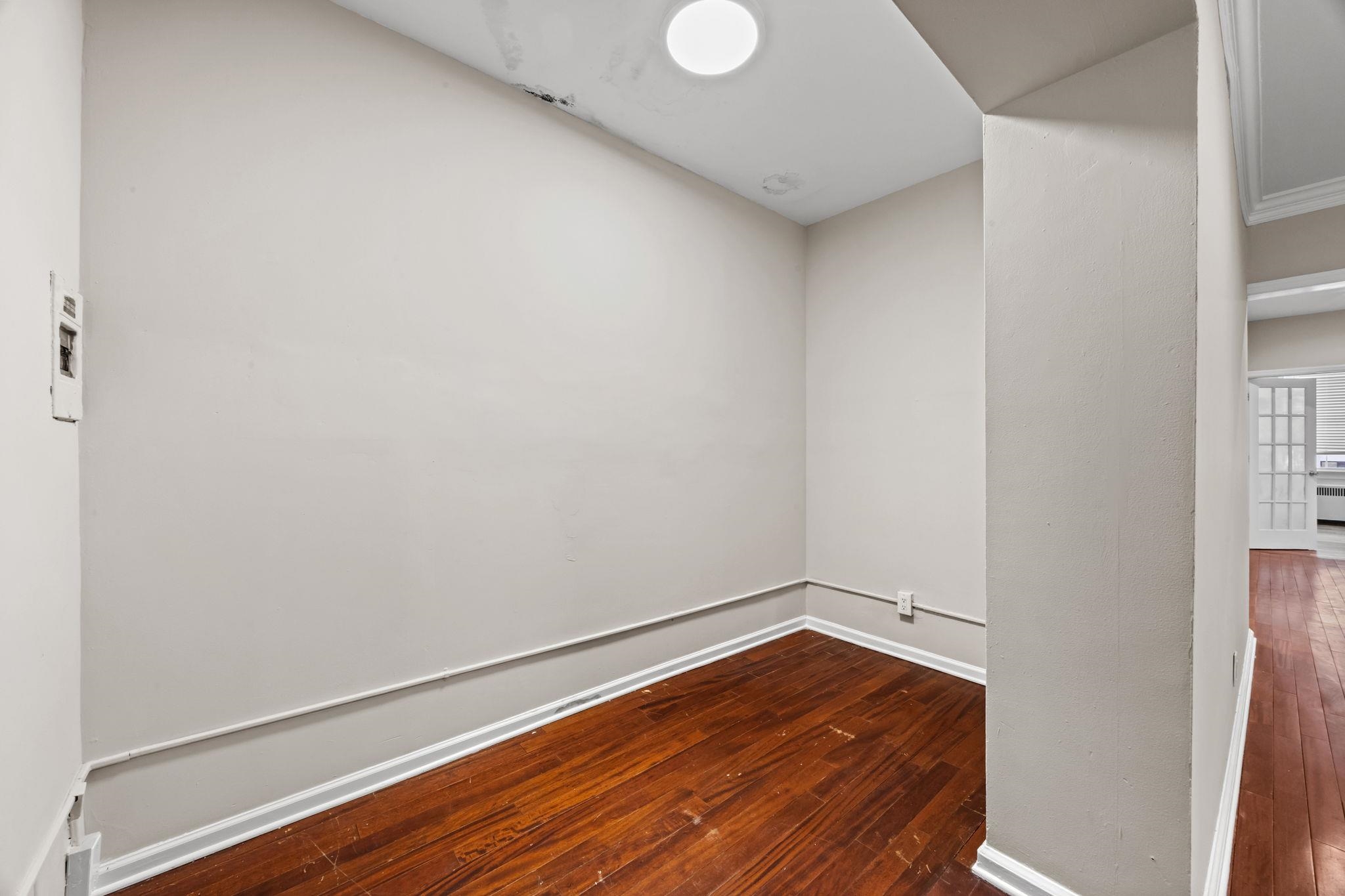681 BERGEN AVE