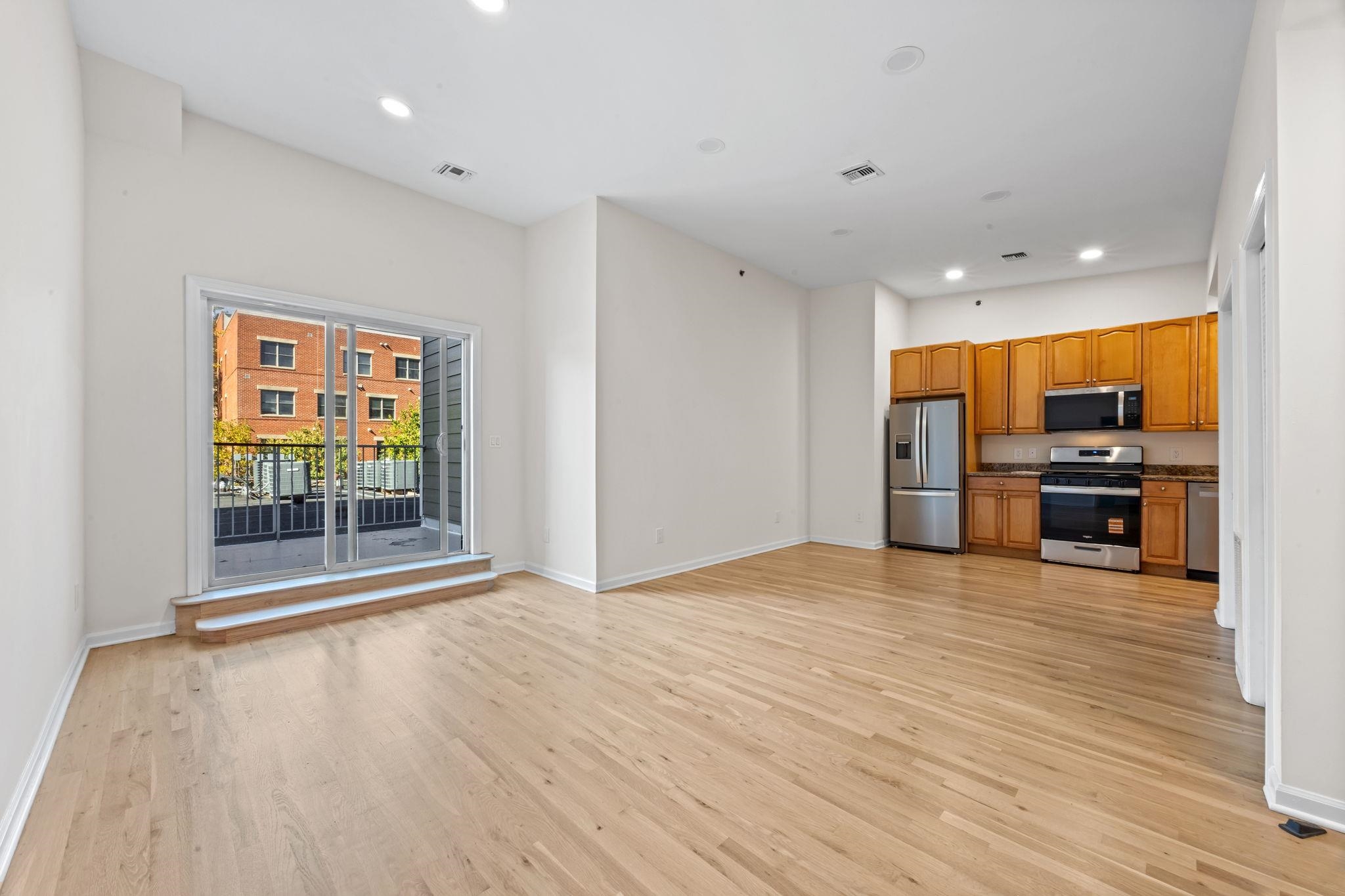 673 BERGEN AVE Unit: 302
