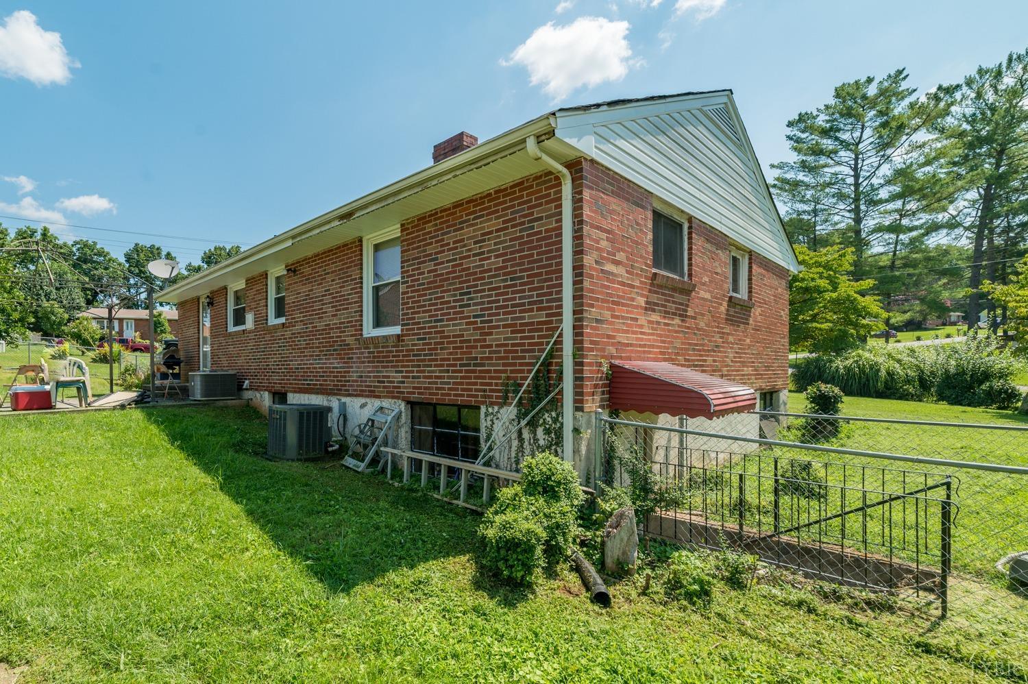 1201 Dandridge Drive