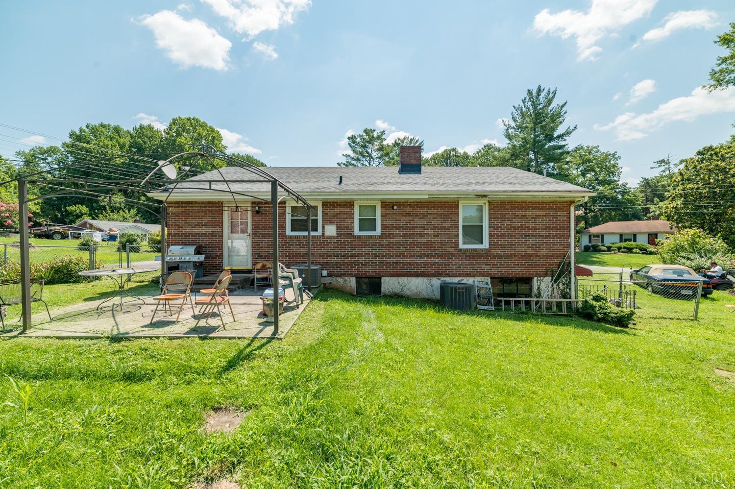 1201 Dandridge Drive