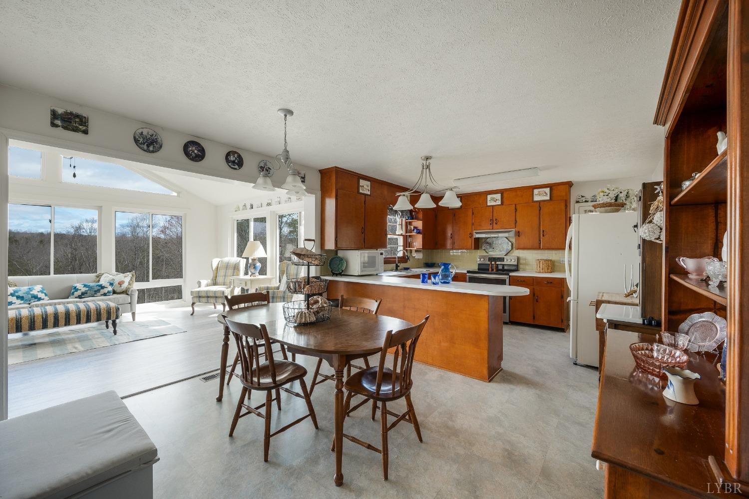 561 Westview Circle