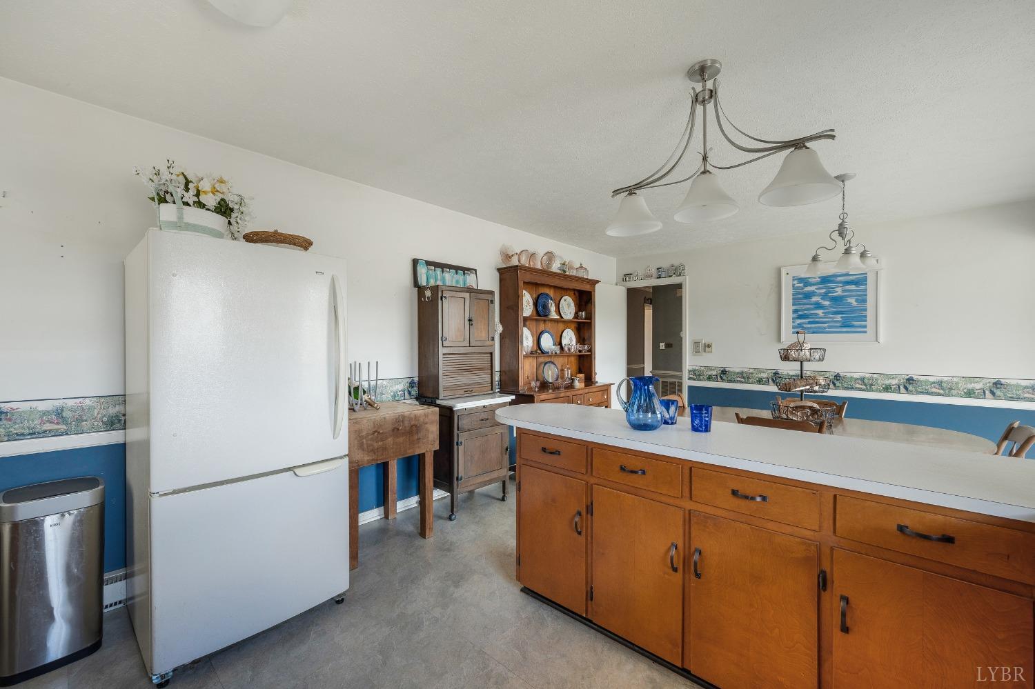 561 Westview Circle