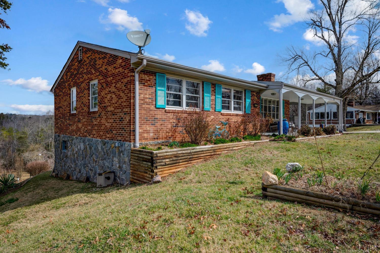 561 Westview Circle
