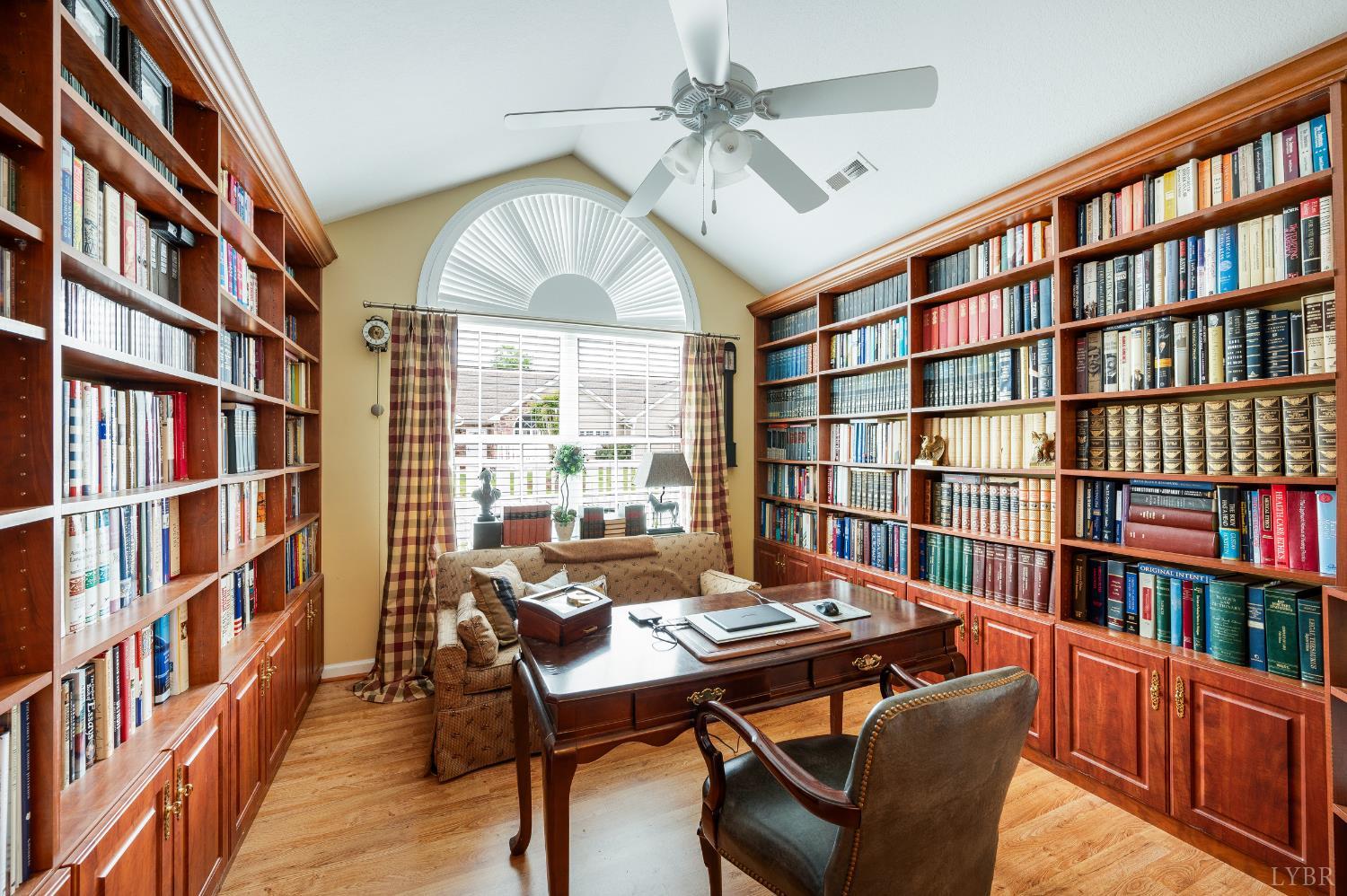 1384 Jefferson Way