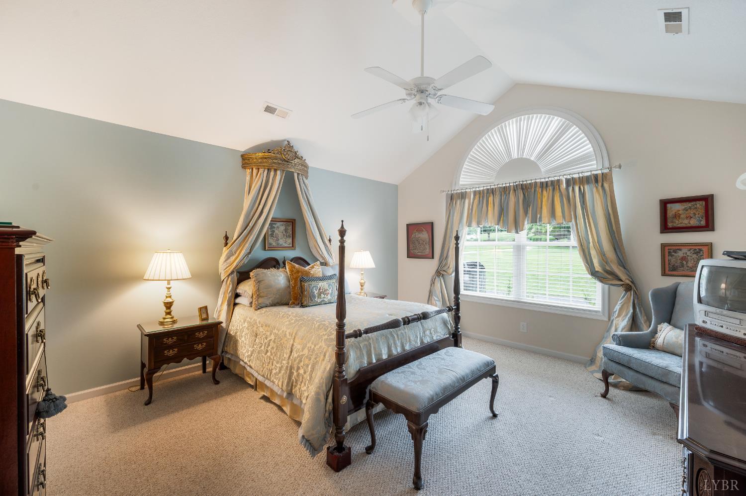 1384 Jefferson Way