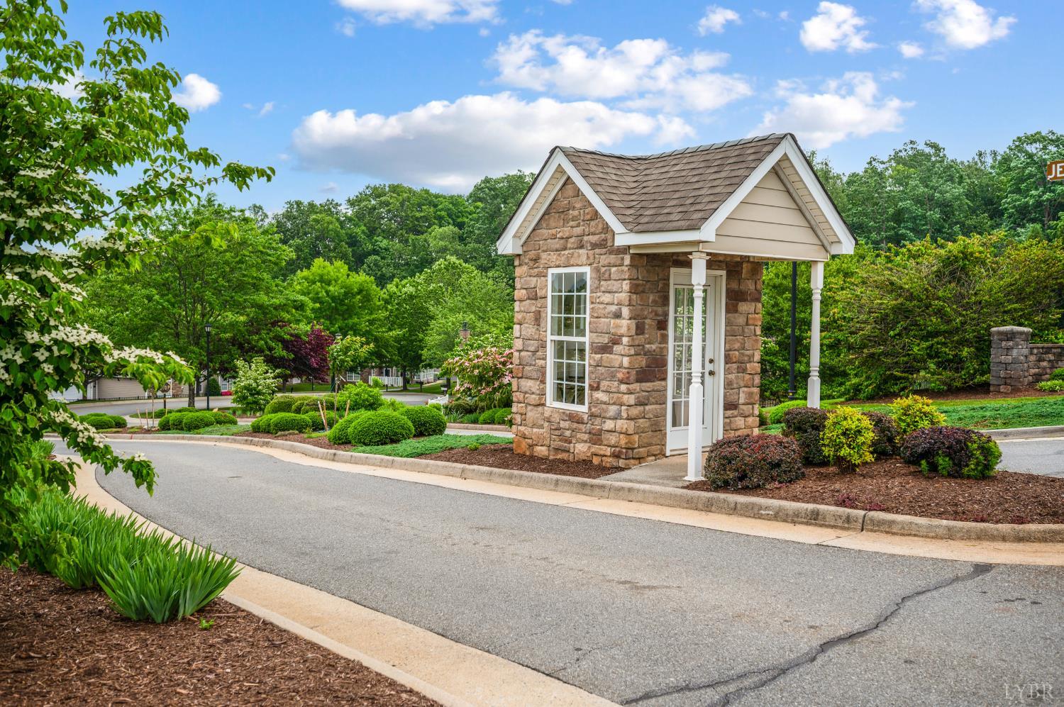 1384 Jefferson Way
