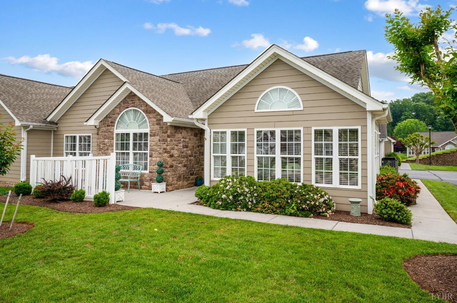 1384 Jefferson Way