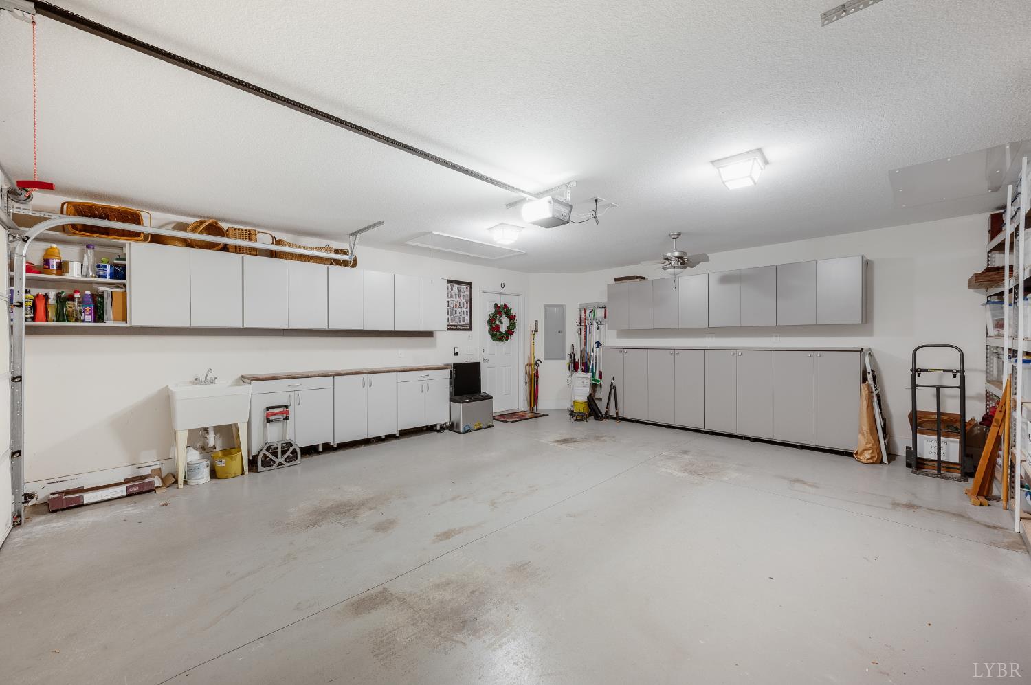 1384 Jefferson Way