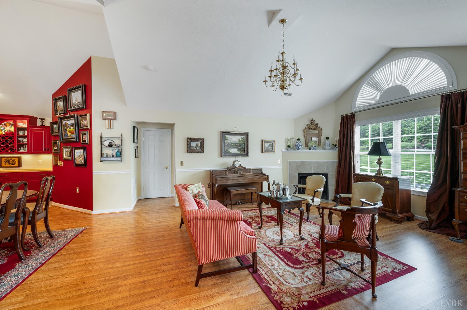 1384 Jefferson Way