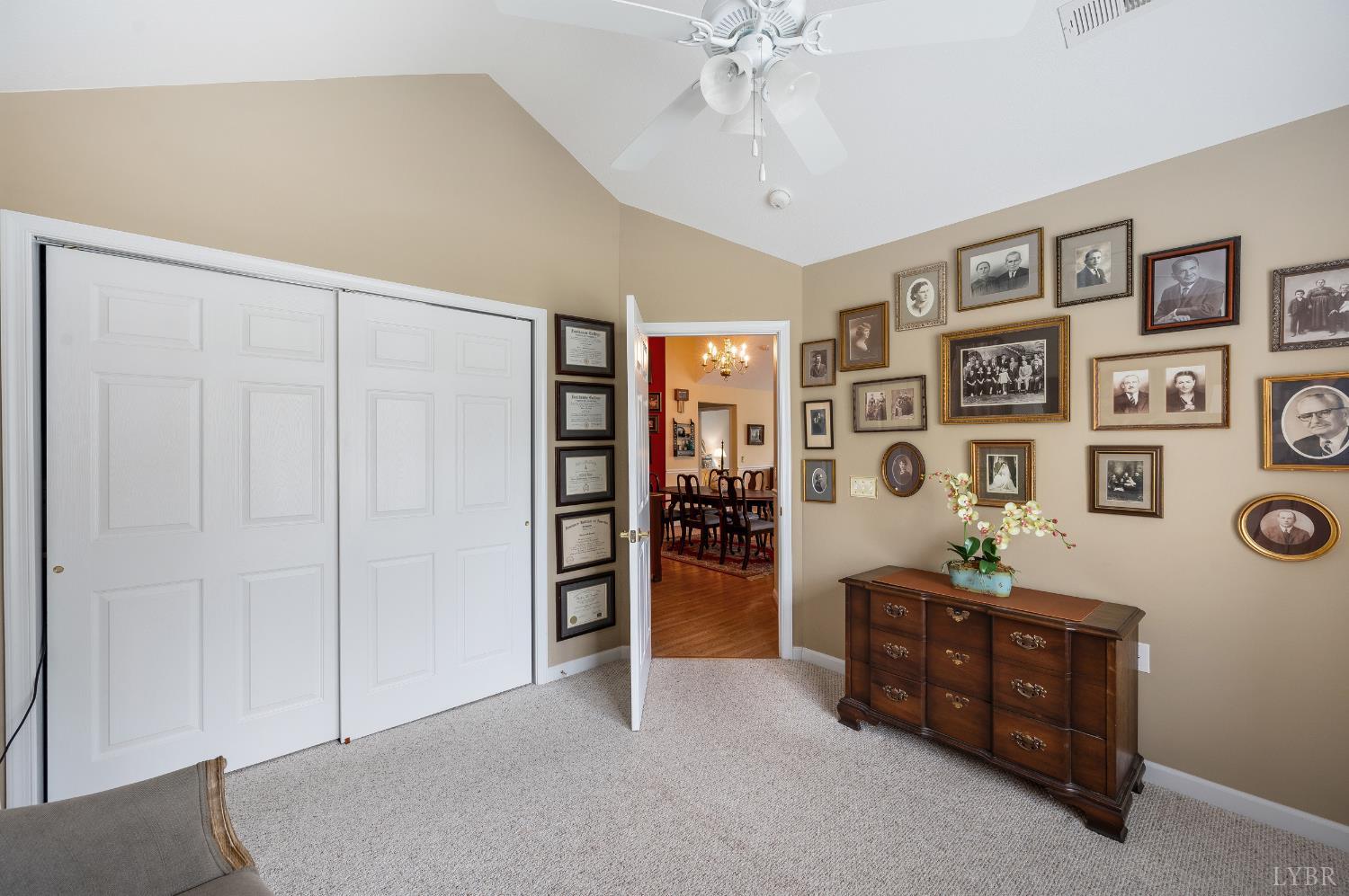 1384 Jefferson Way