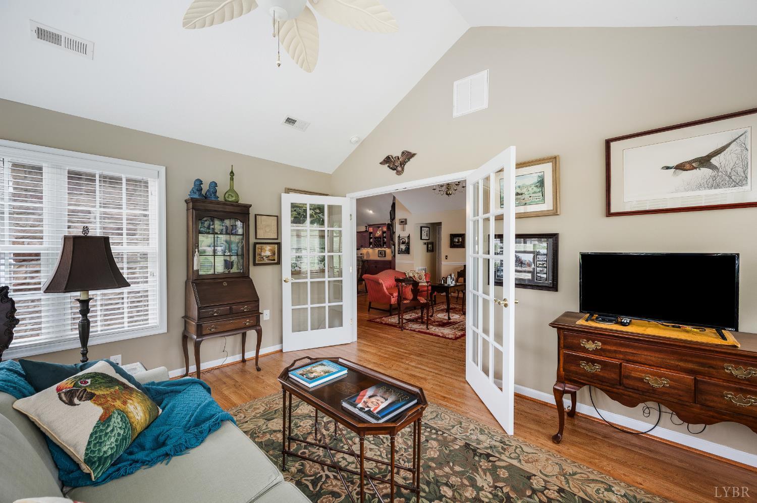 1384 Jefferson Way