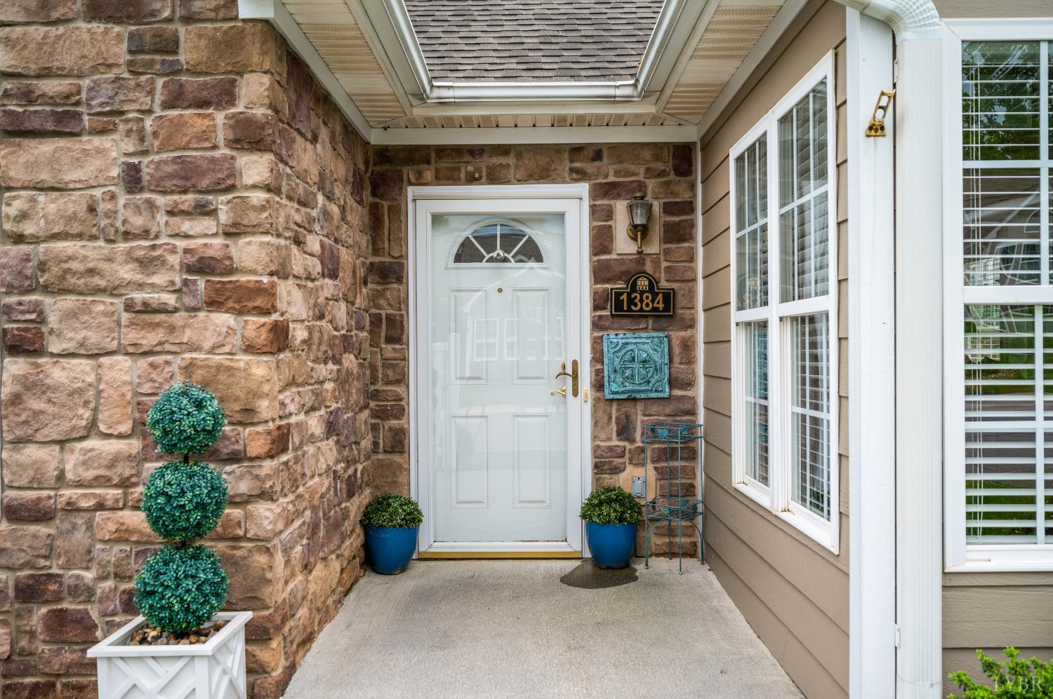 1384 Jefferson Way