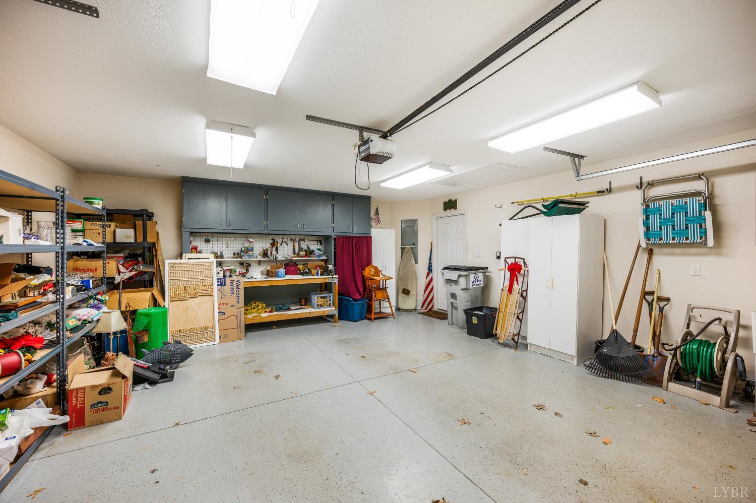1183 Jefferson Way