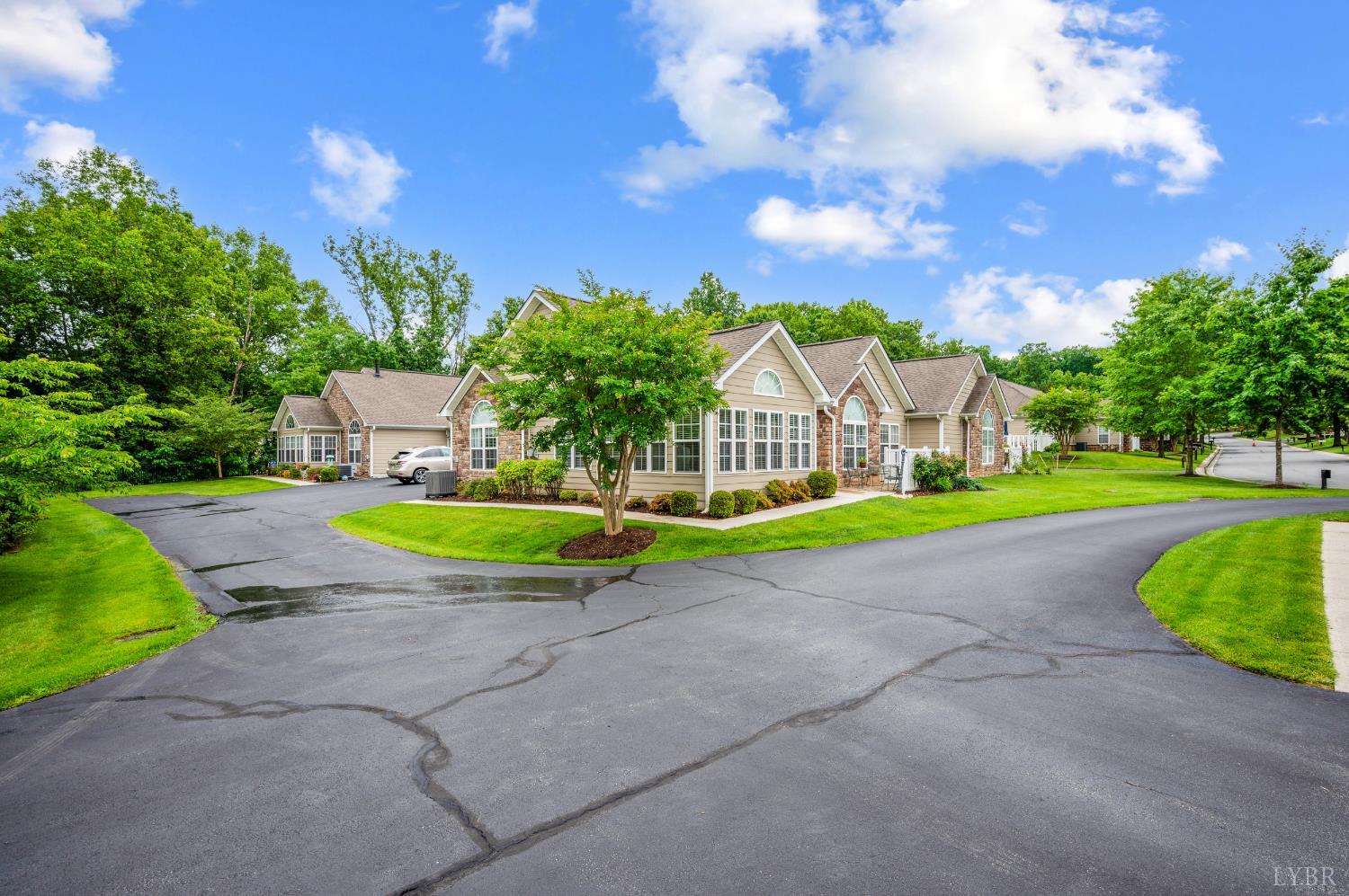 1183 Jefferson Way
