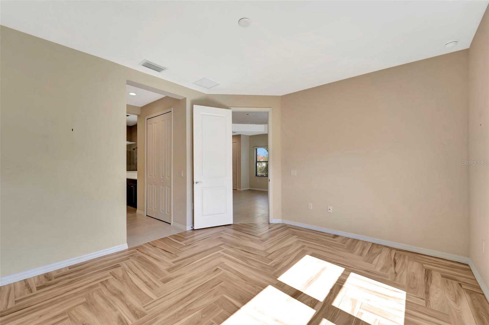 324 CASALINO DR