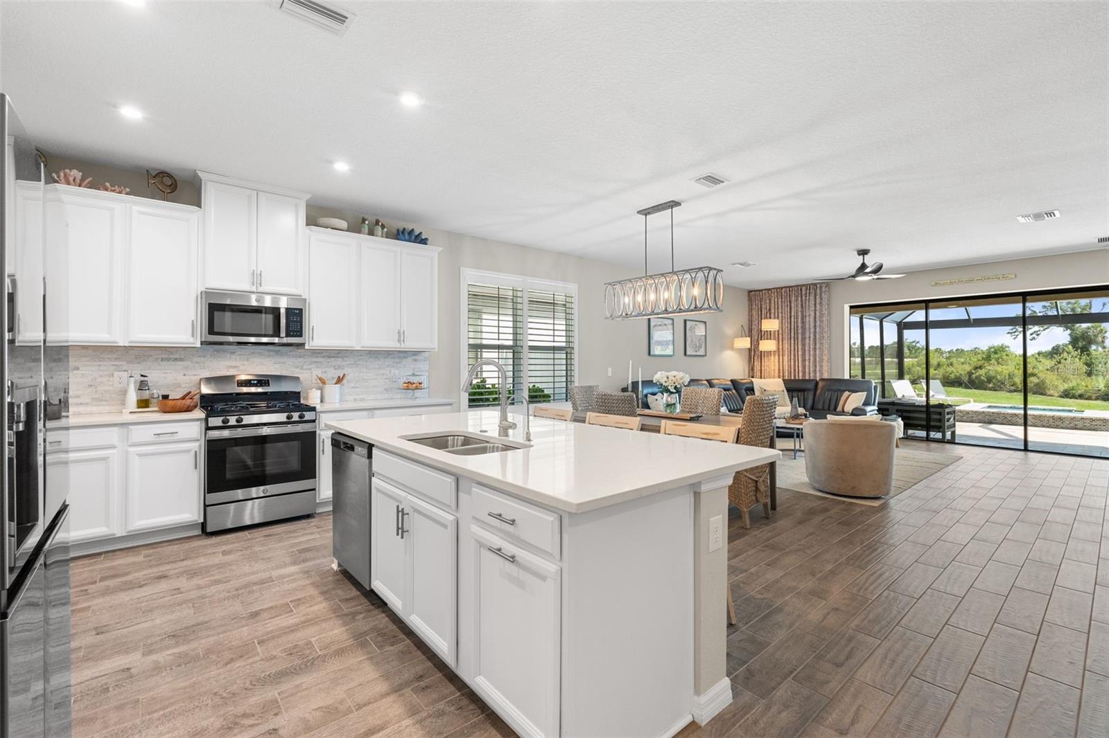15316 SHADY PALMS LN