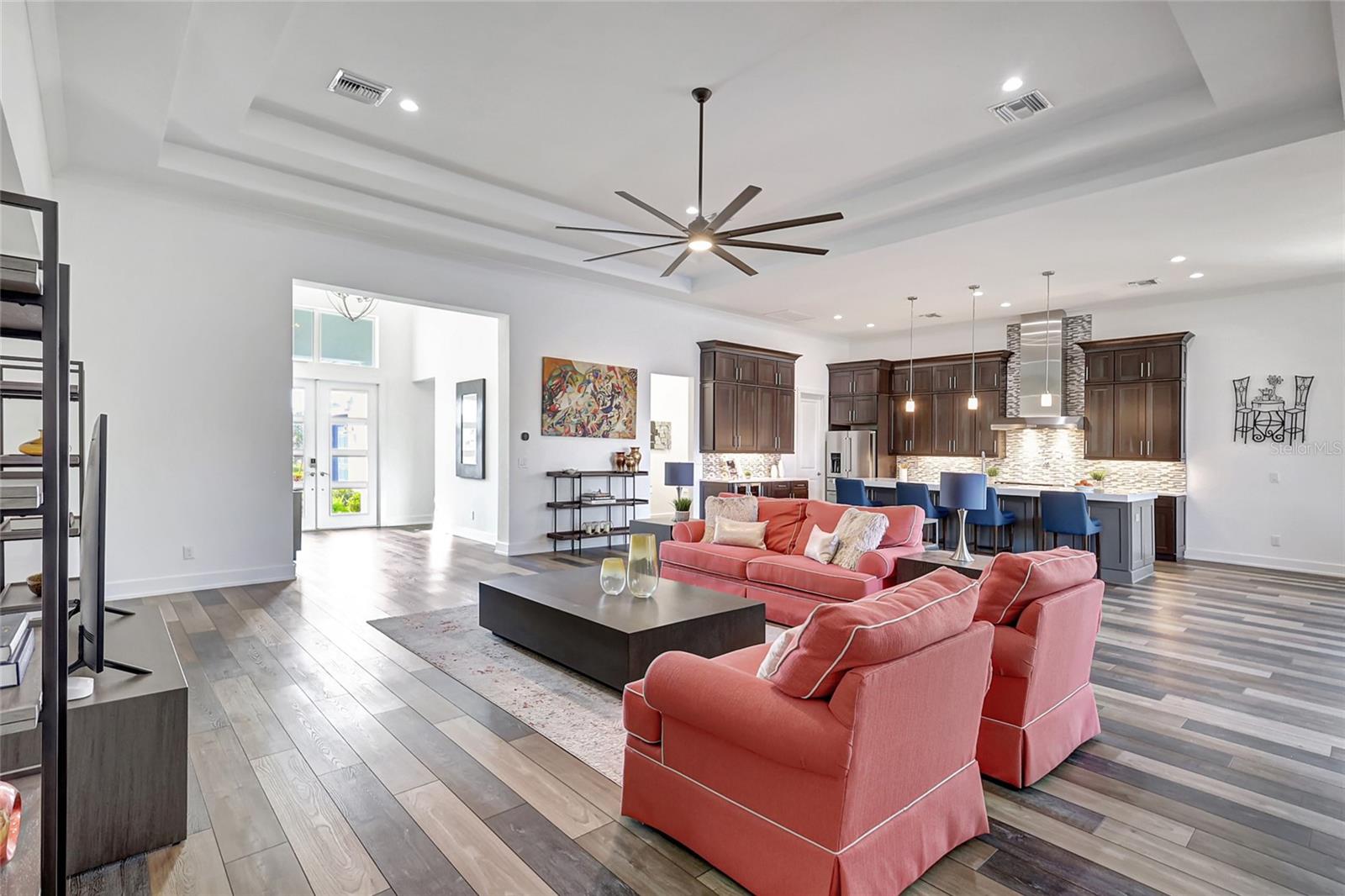 8276 REDONDA LOOP