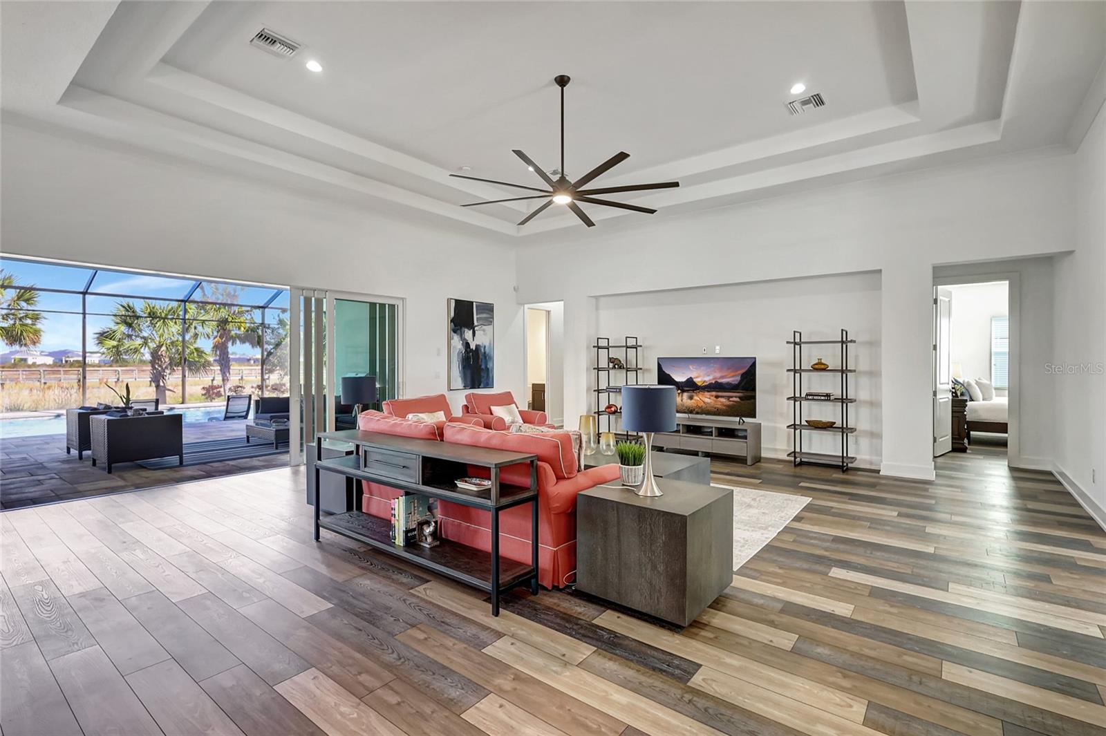 8276 REDONDA LOOP