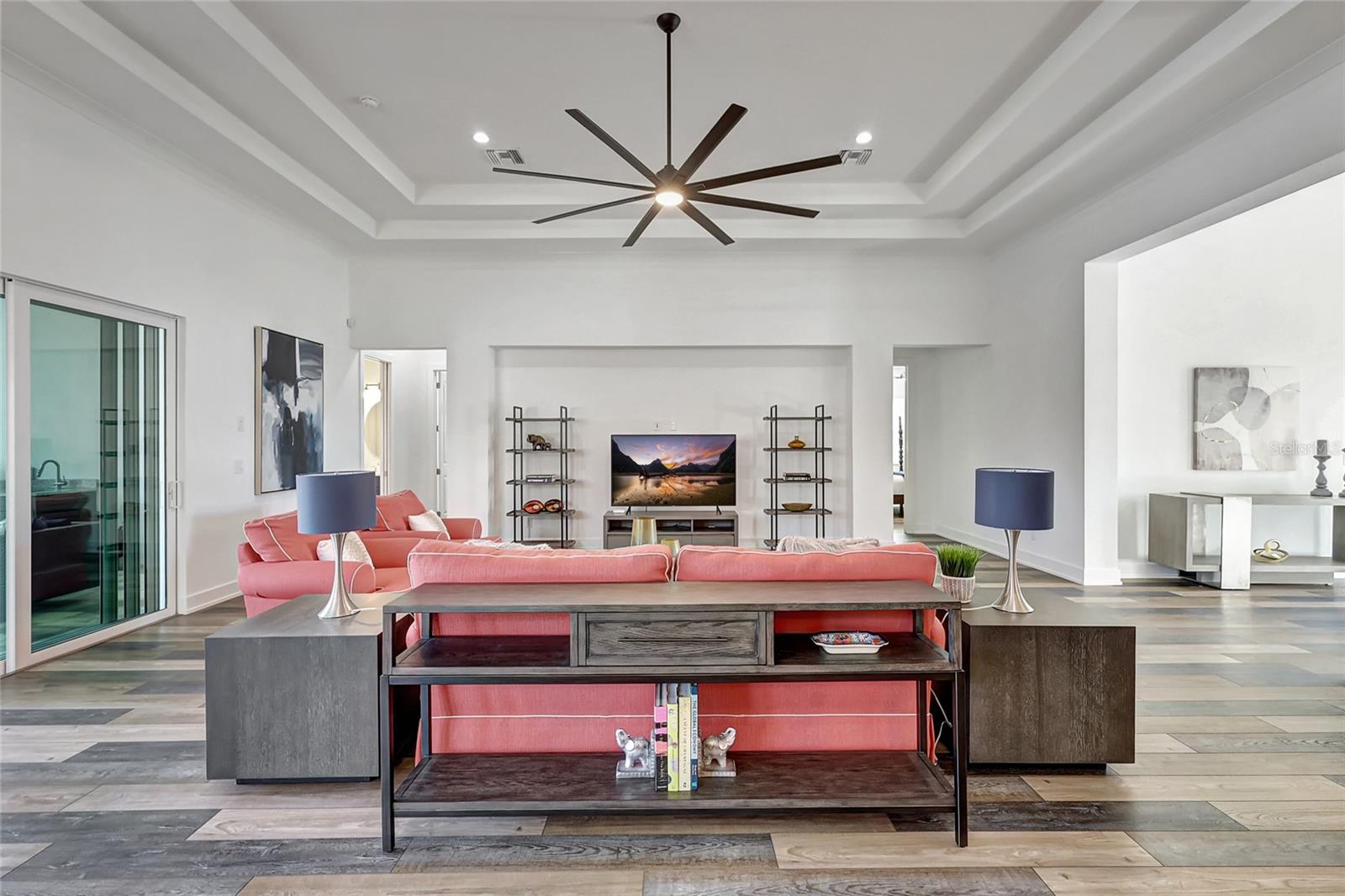 8276 REDONDA LOOP