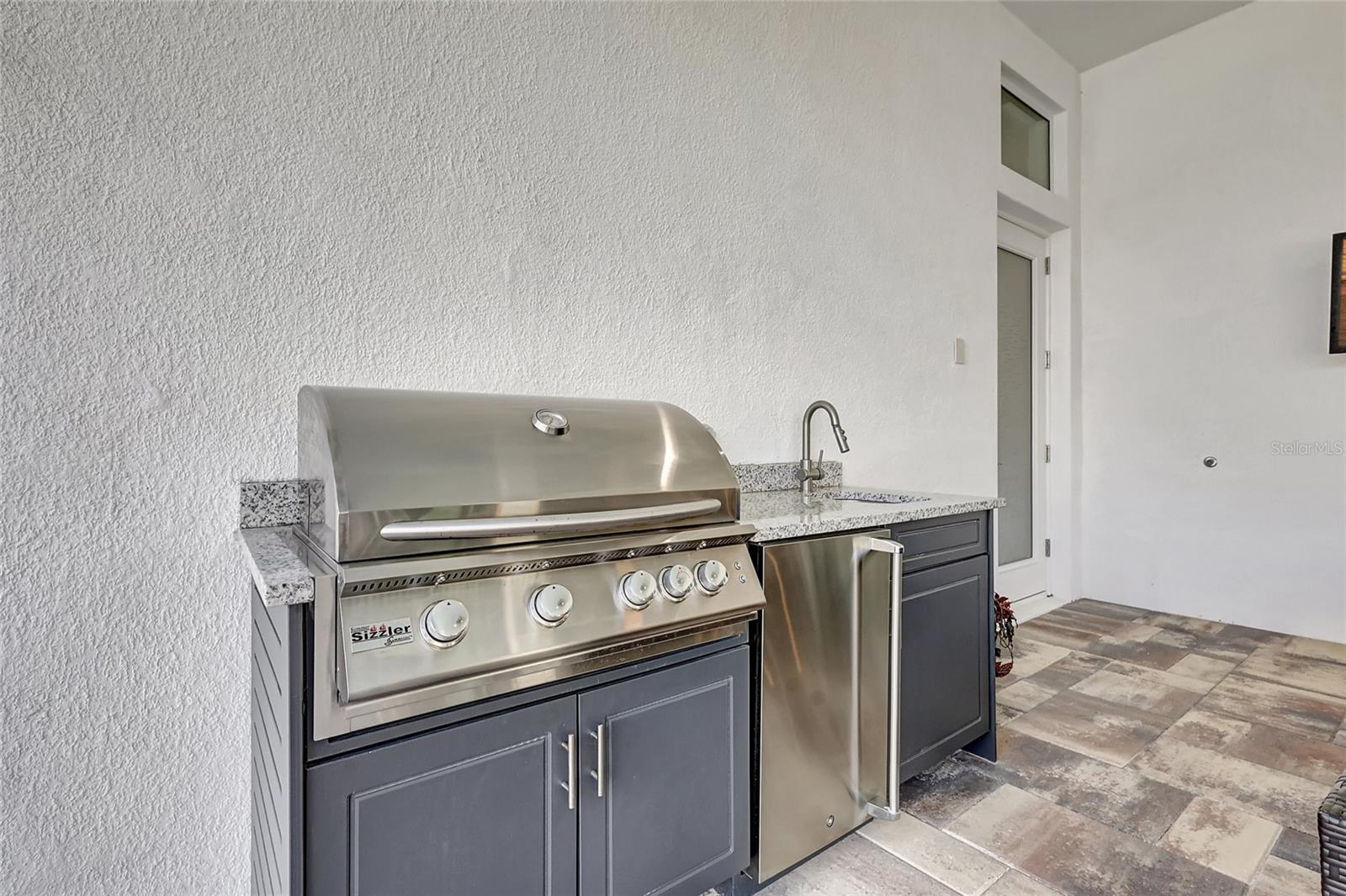 8276 REDONDA LOOP
