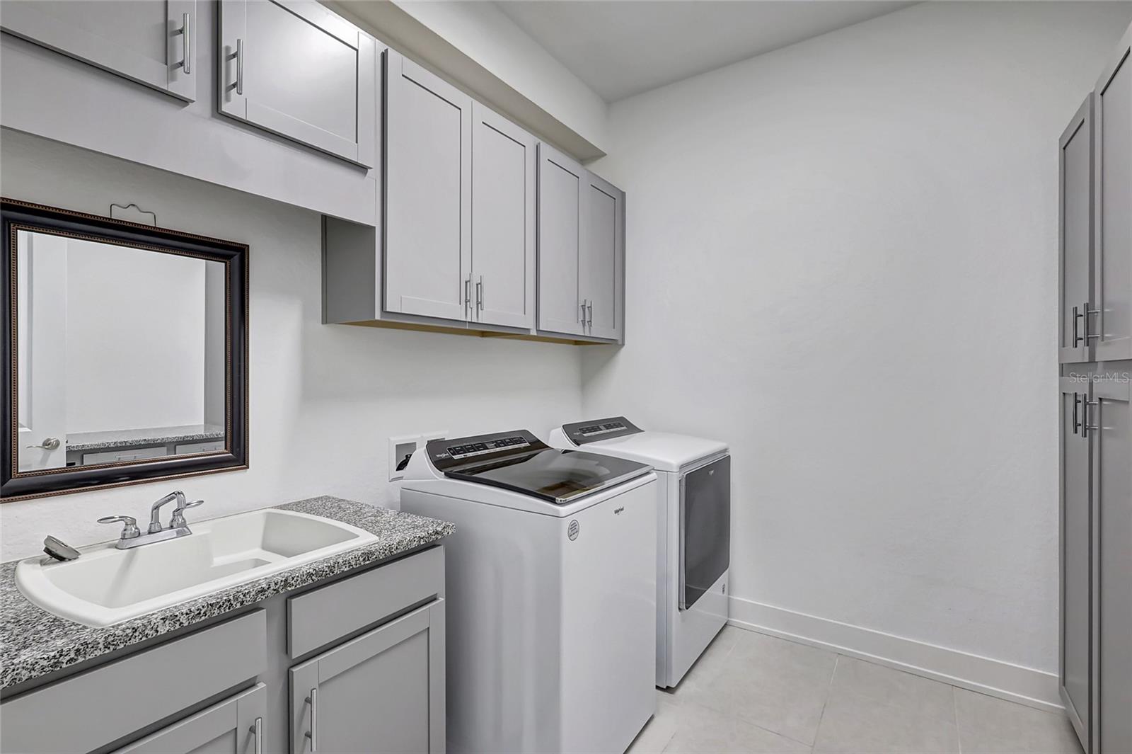 8276 REDONDA LOOP