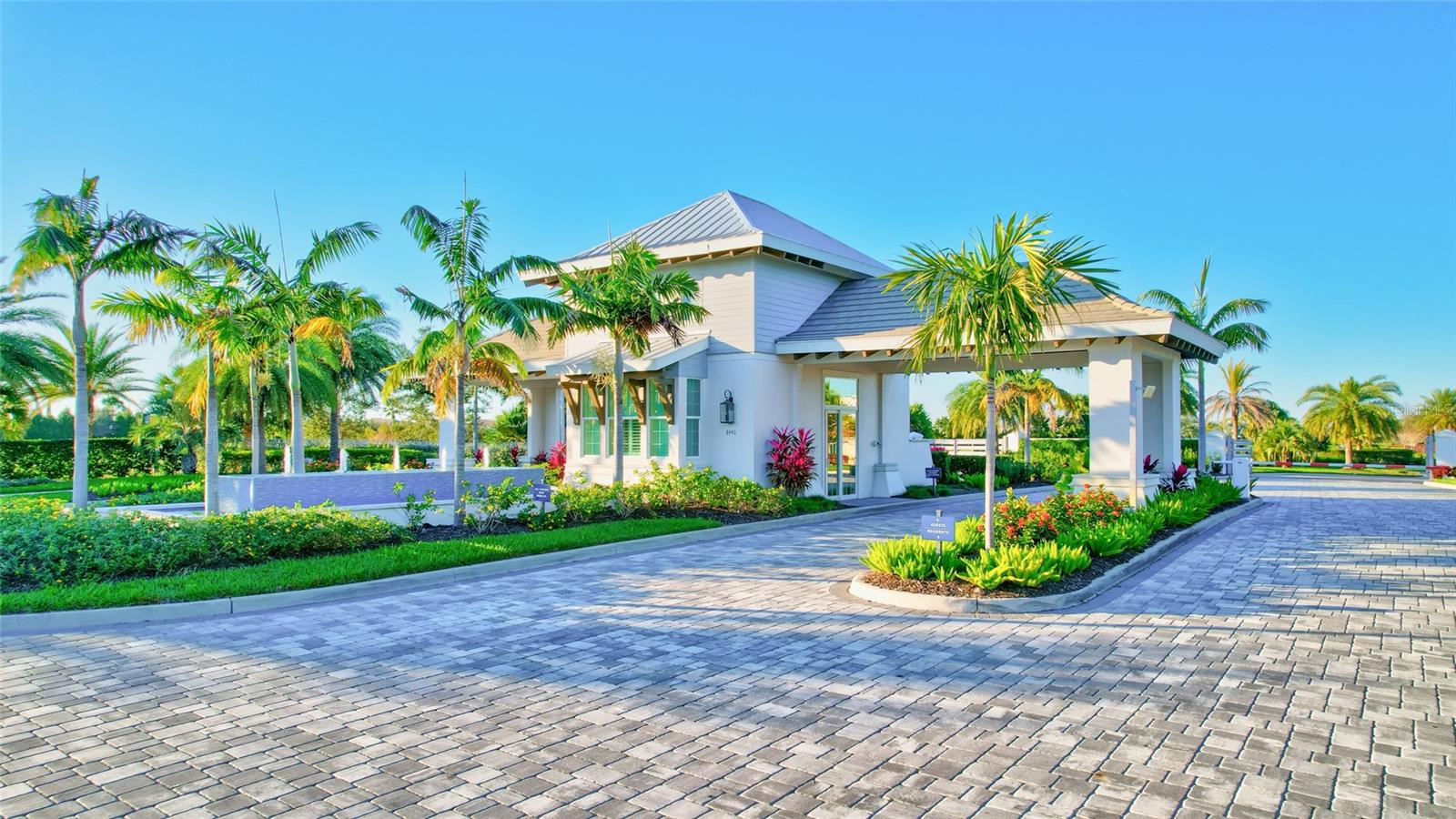 8276 REDONDA LOOP
