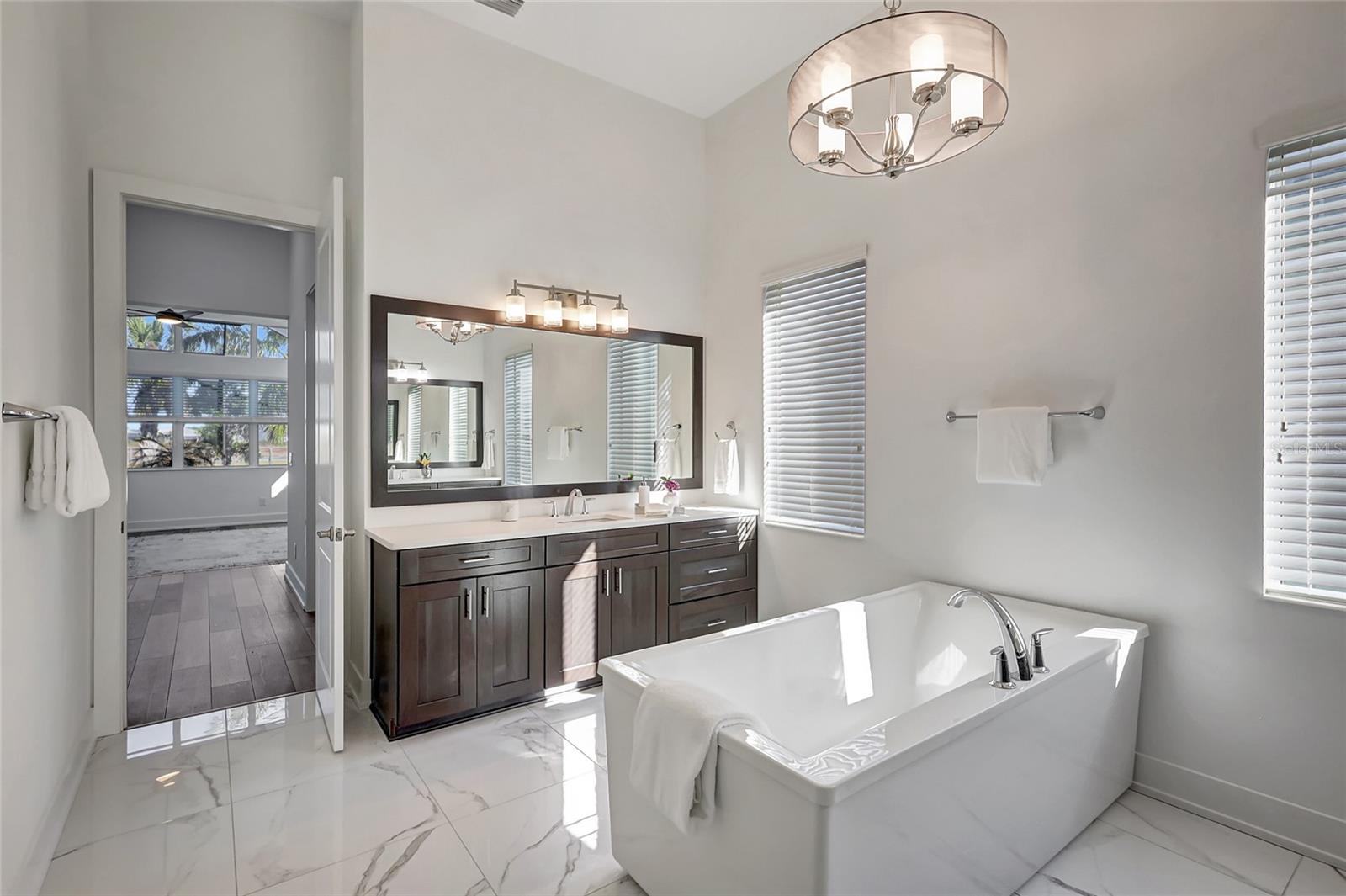 8276 REDONDA LOOP
