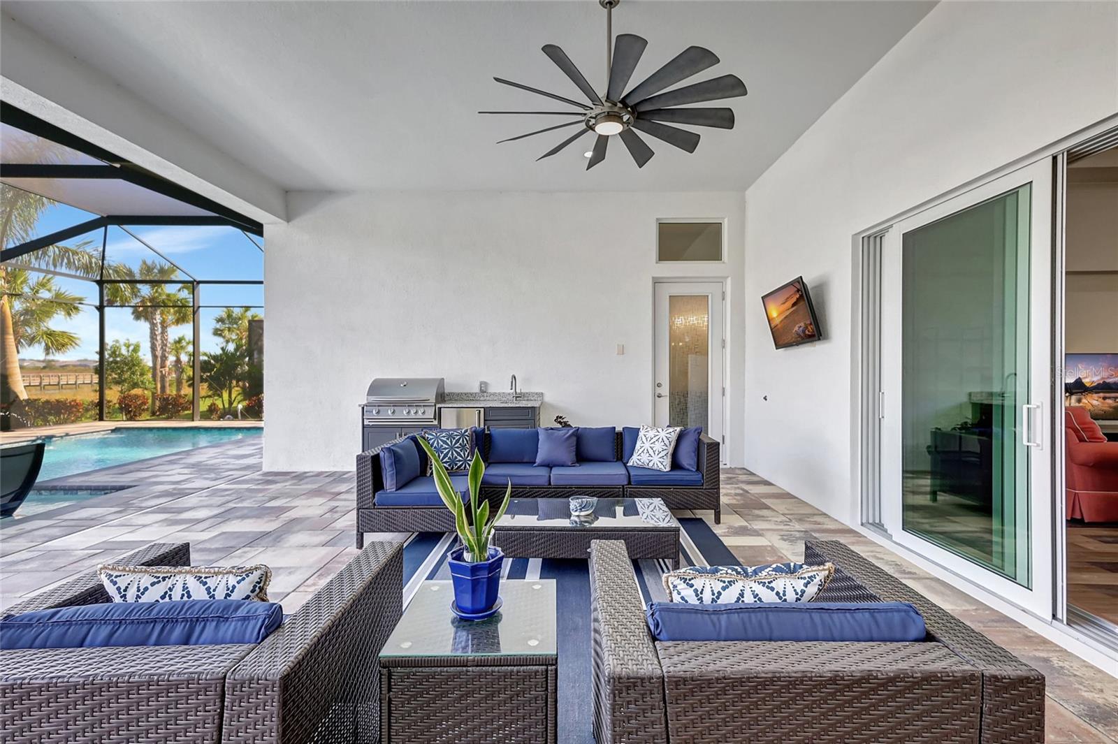 8276 REDONDA LOOP